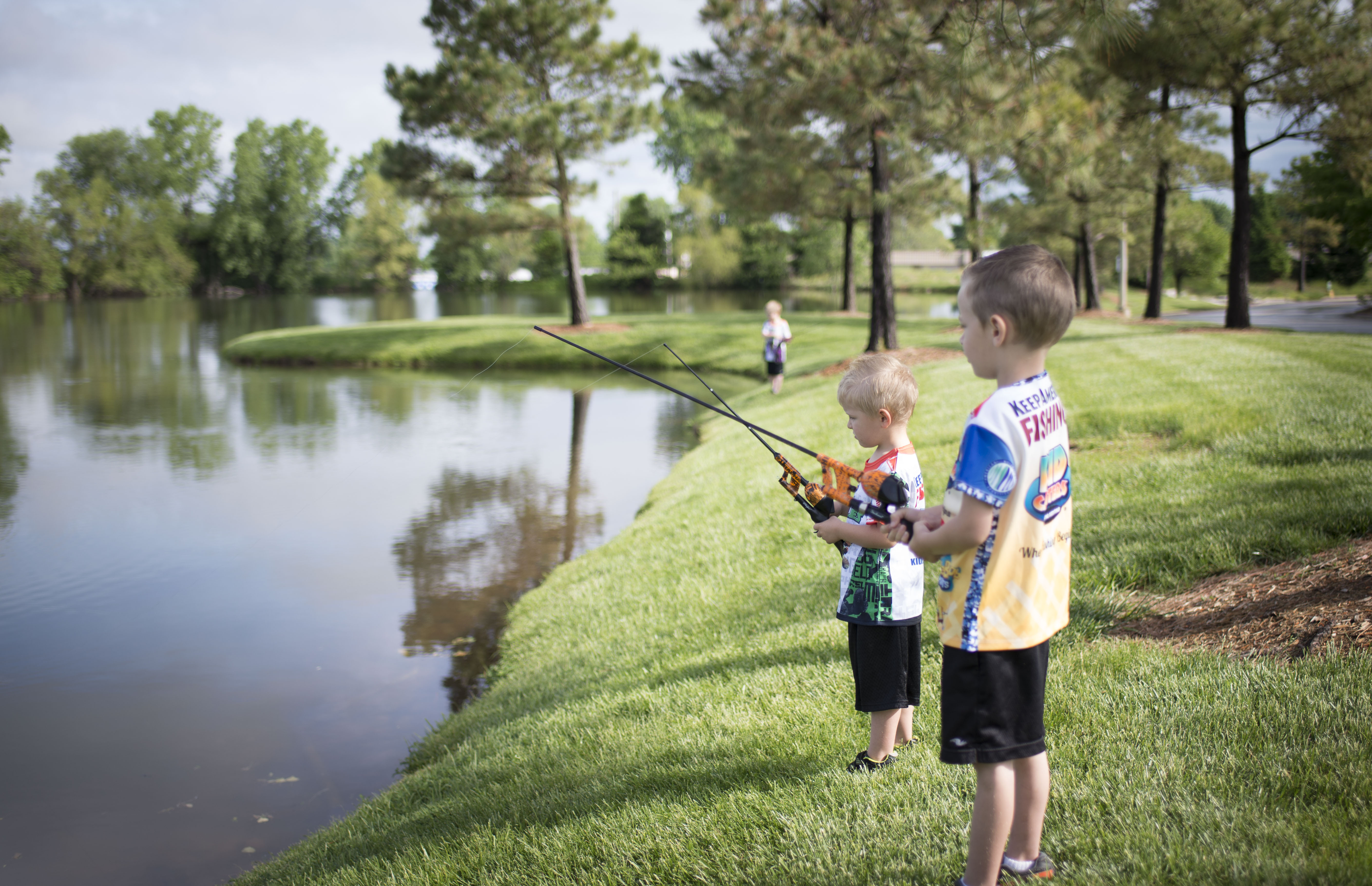 How to Cast a Fishing Rod - Kid Casters Fishing Rods