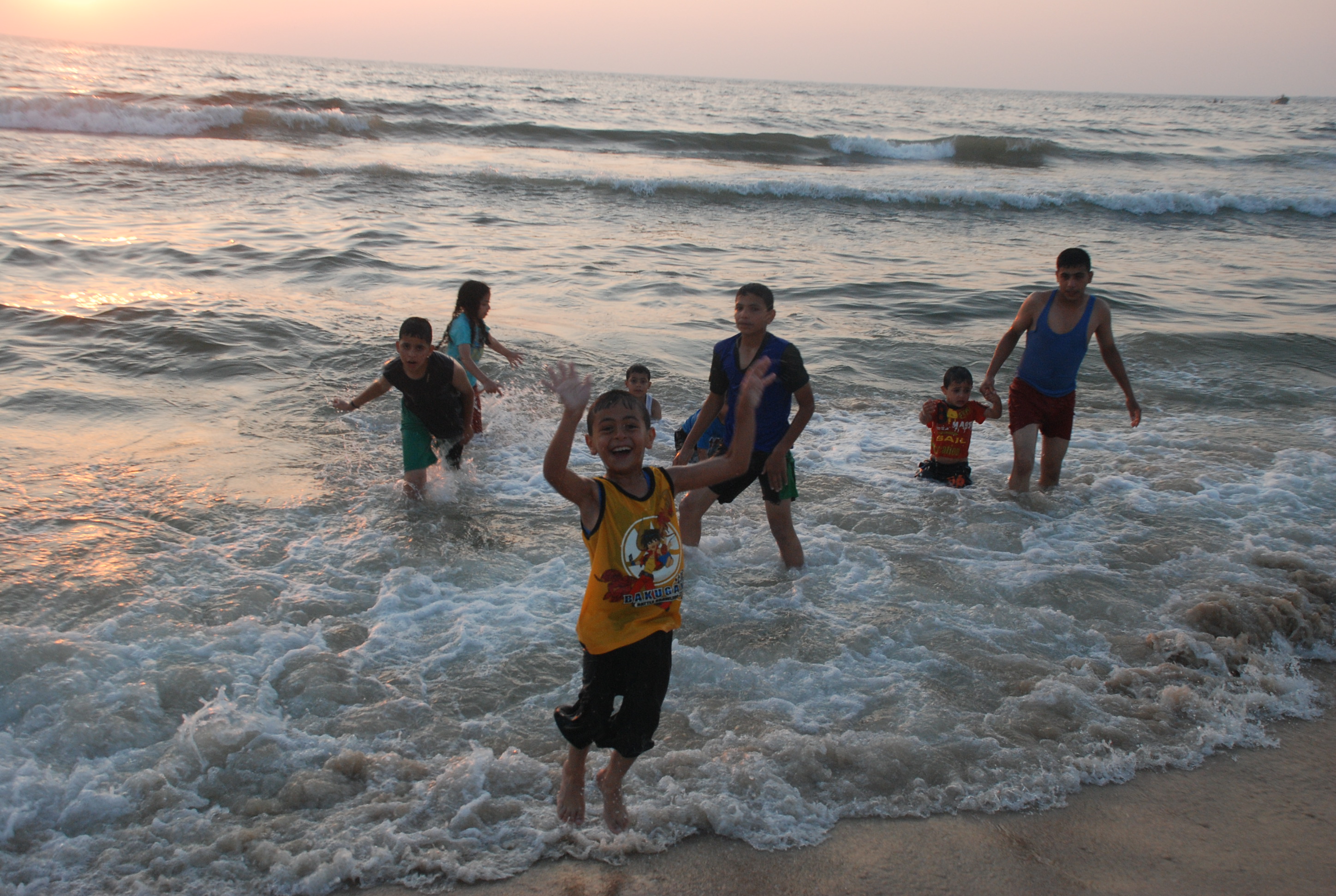 Дети бич. Альбена пляж дети 2005. Childrens Beach.