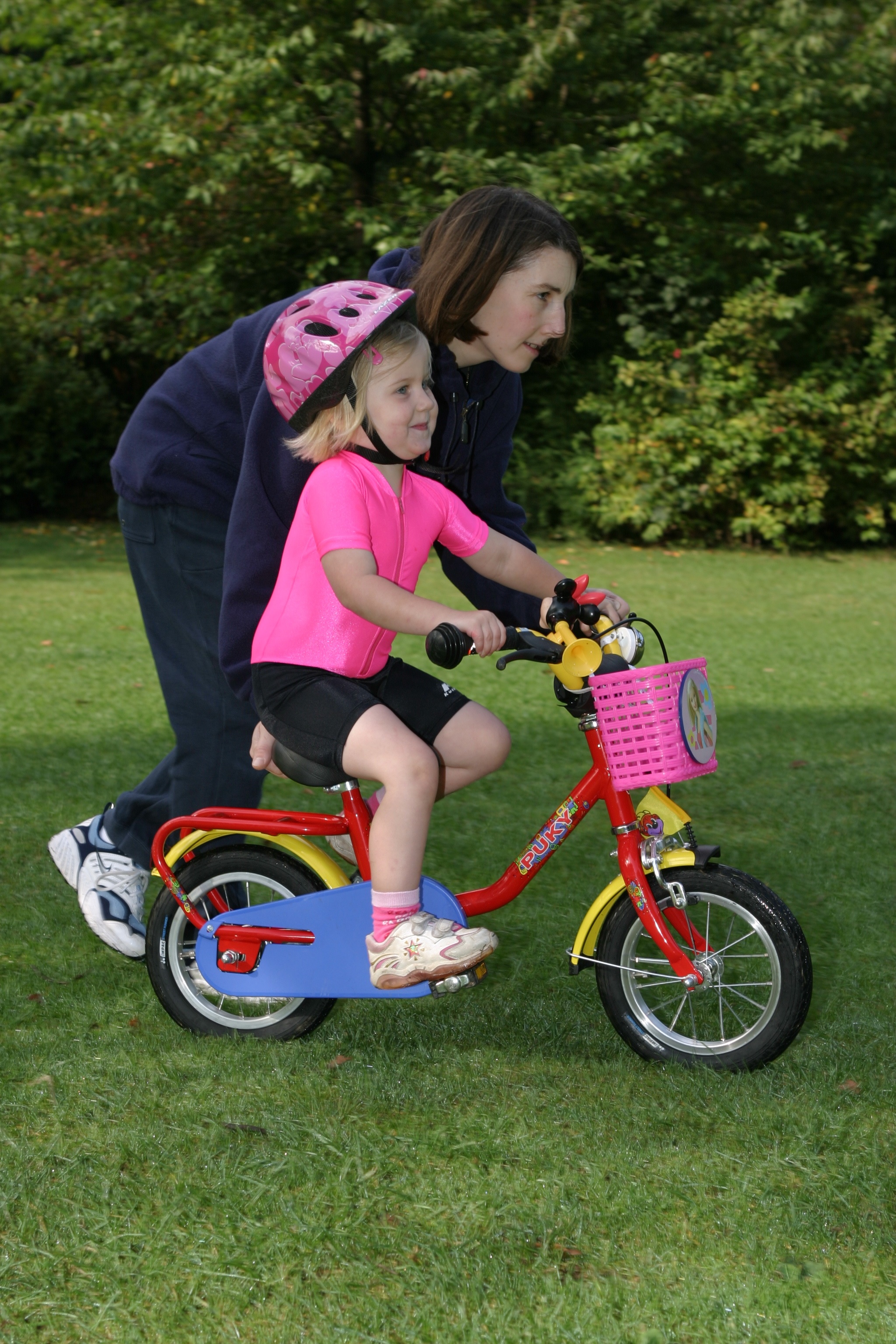 Teaching your child to ride a bike - BIKE HUB - http://www.bikehub.co.uk