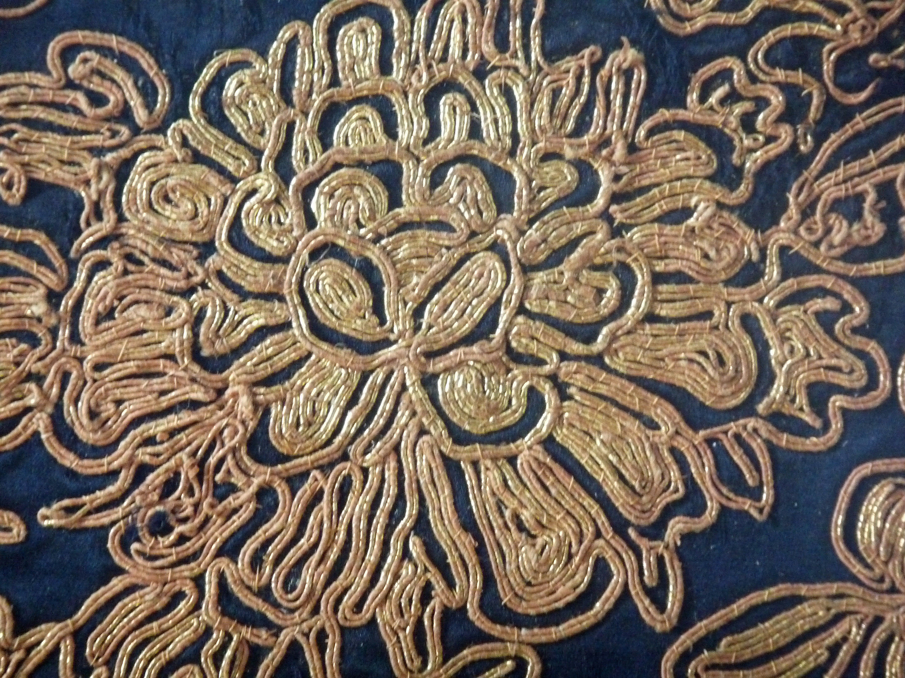 Chinese Antique Silk Gilt Thread Silk Embroidered Roundel (c. 1880 ...