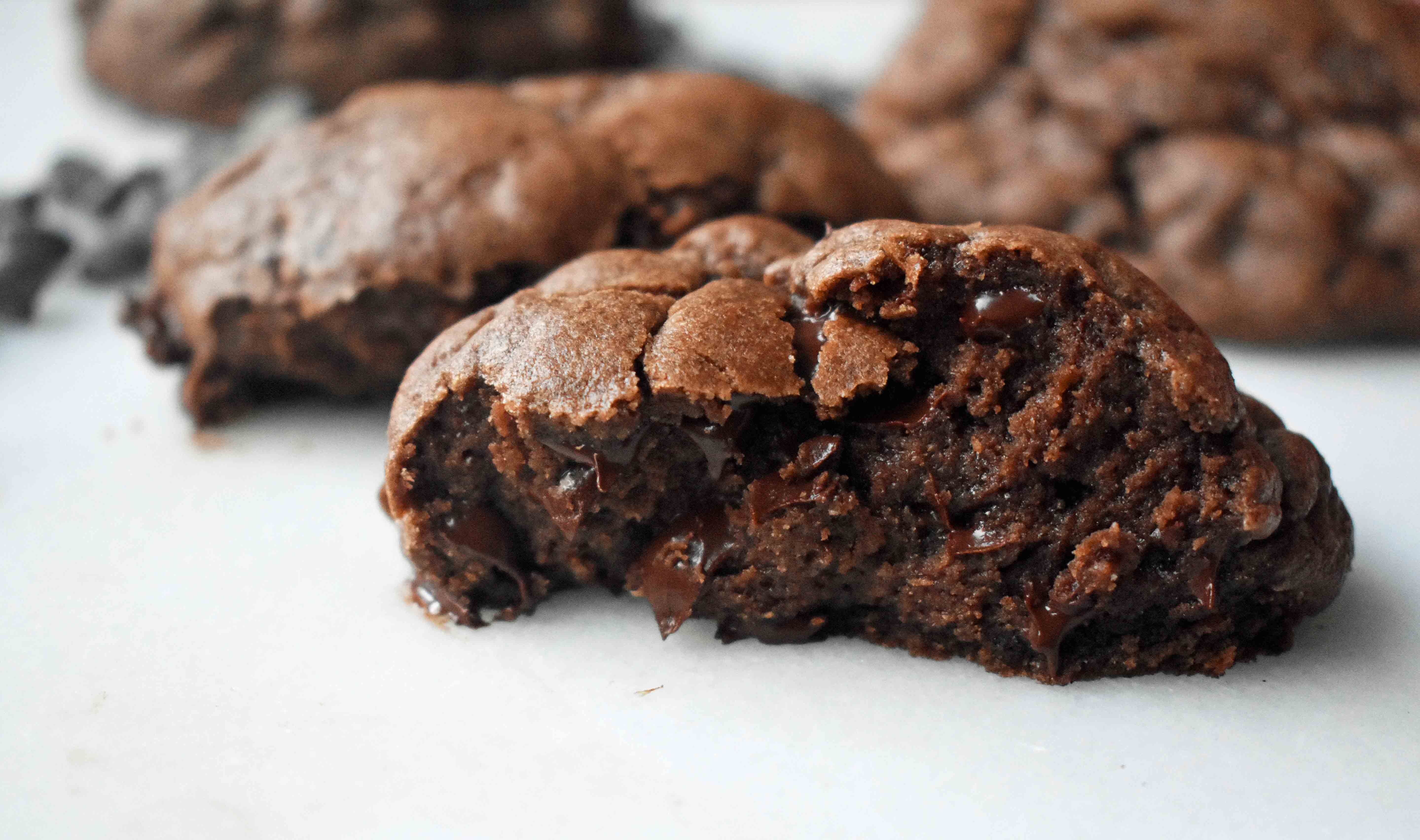 Levain Bakery Dark Chocolate Chocolate Chip Copycat Cookies | Modern ...