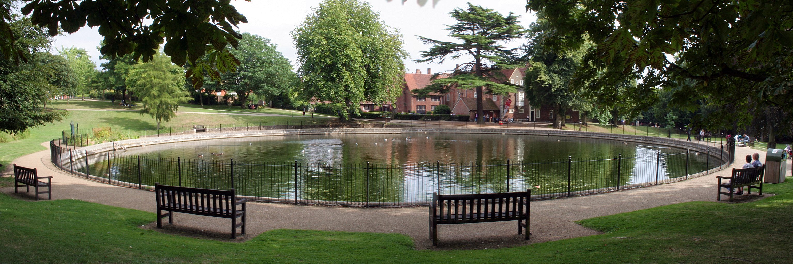 File:Cmglee Ipswich Christchurch Park round pond.jpg - Wikimedia Commons