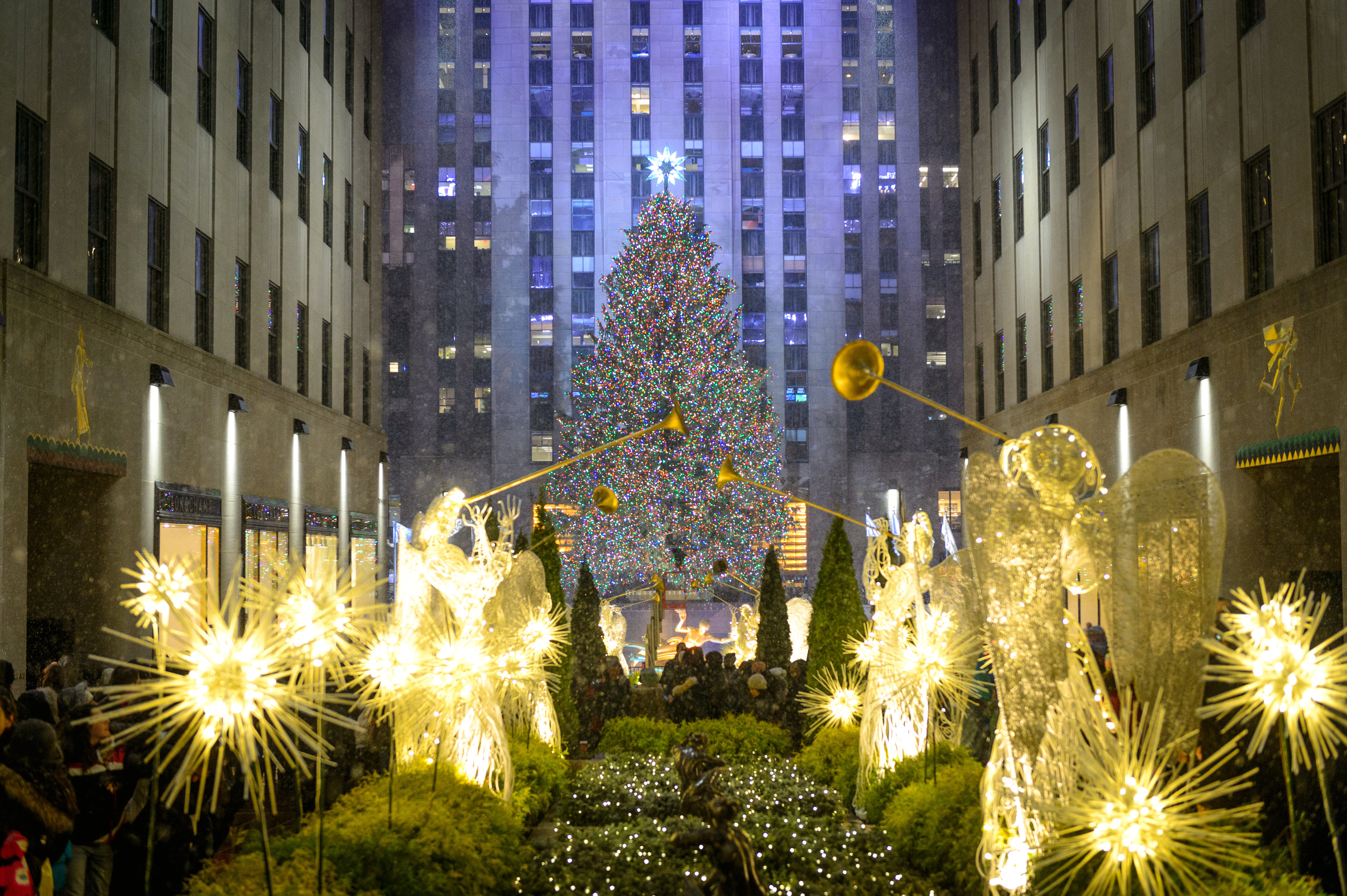 Christmas in New York guide including festive events and shows