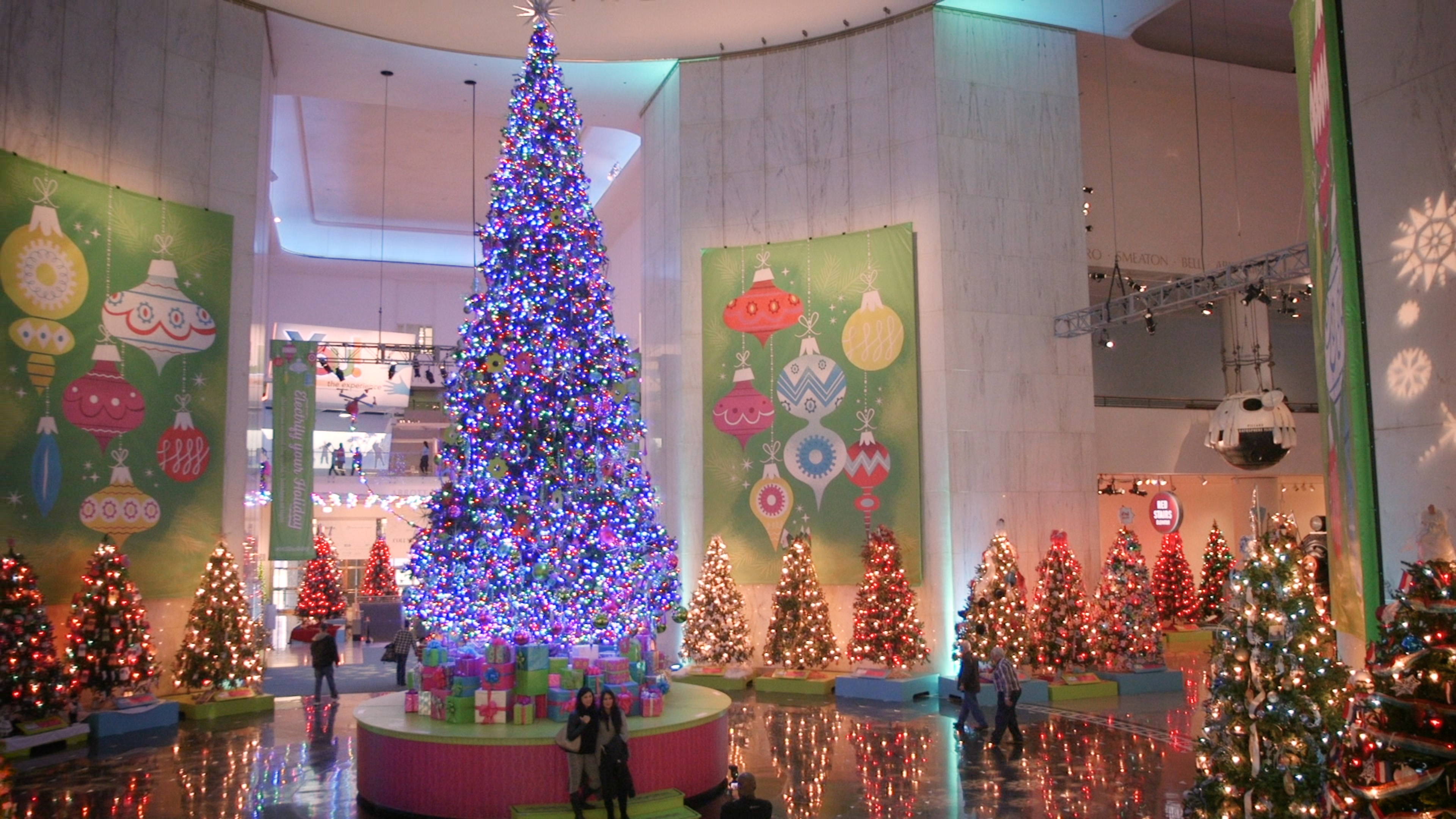 Christmas Around the World - Museum of Science and Industry