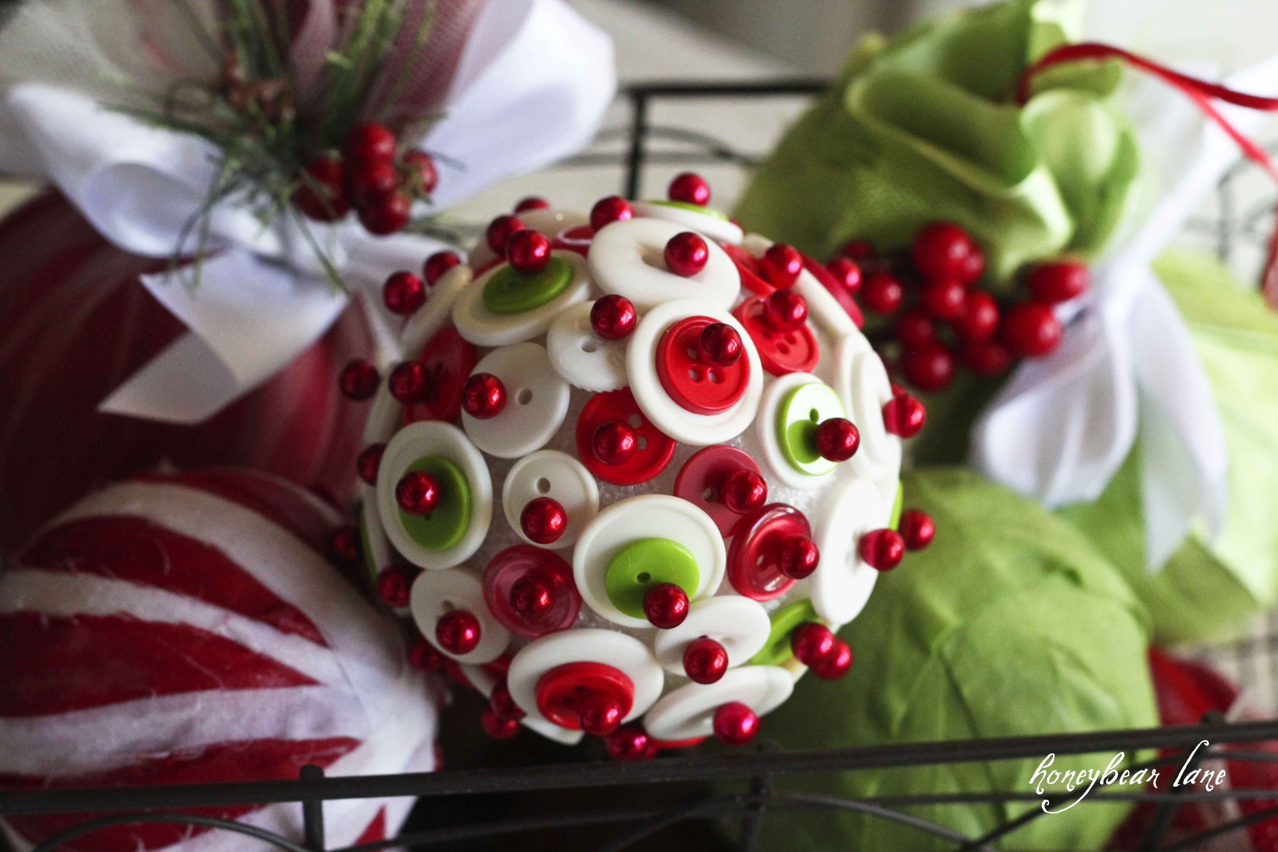 Christmas Crafts: Make Christmas Balls! - Honeybear Lane