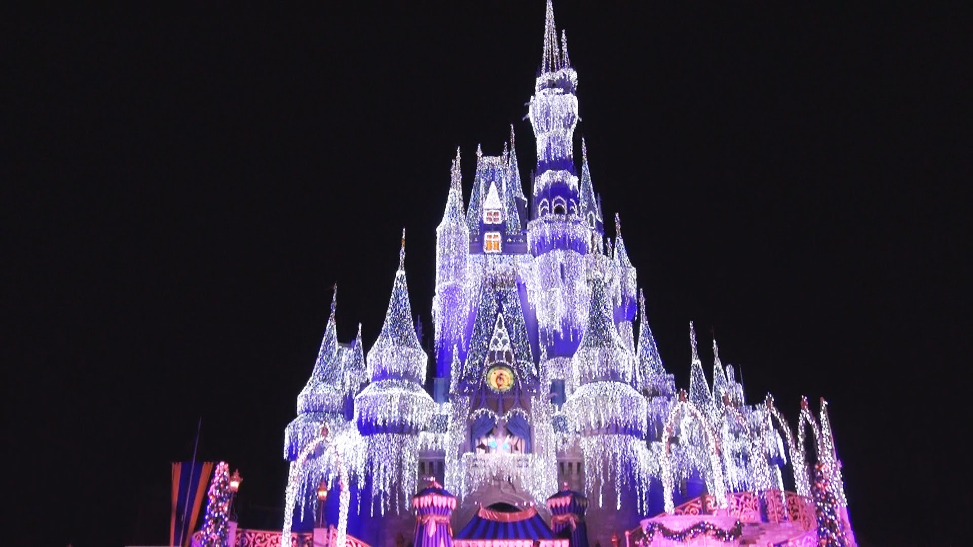 Cinderella CASTLE CHRISTMAS LIGHTING - Dream Lights HOLIDAY WISH ...