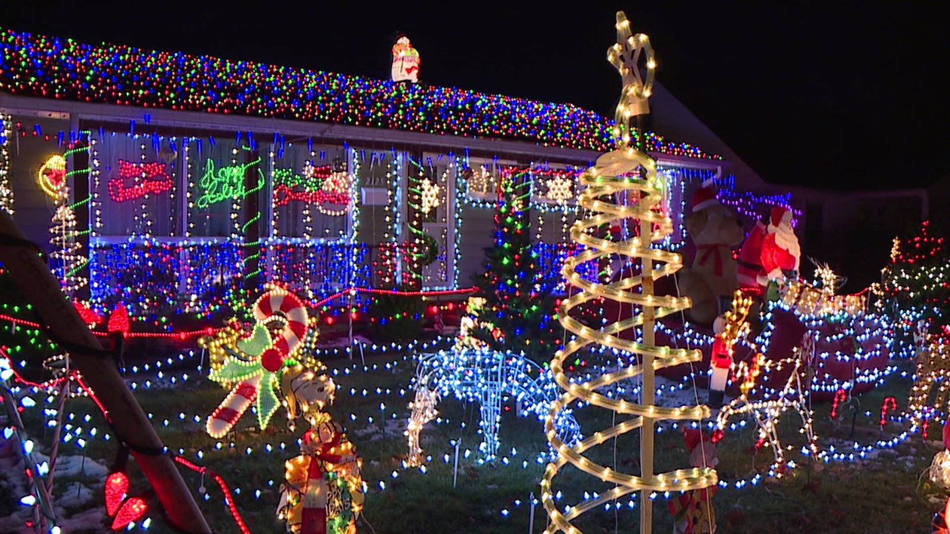 Speedway family's amazing Christmas lights display attracts hundreds ...