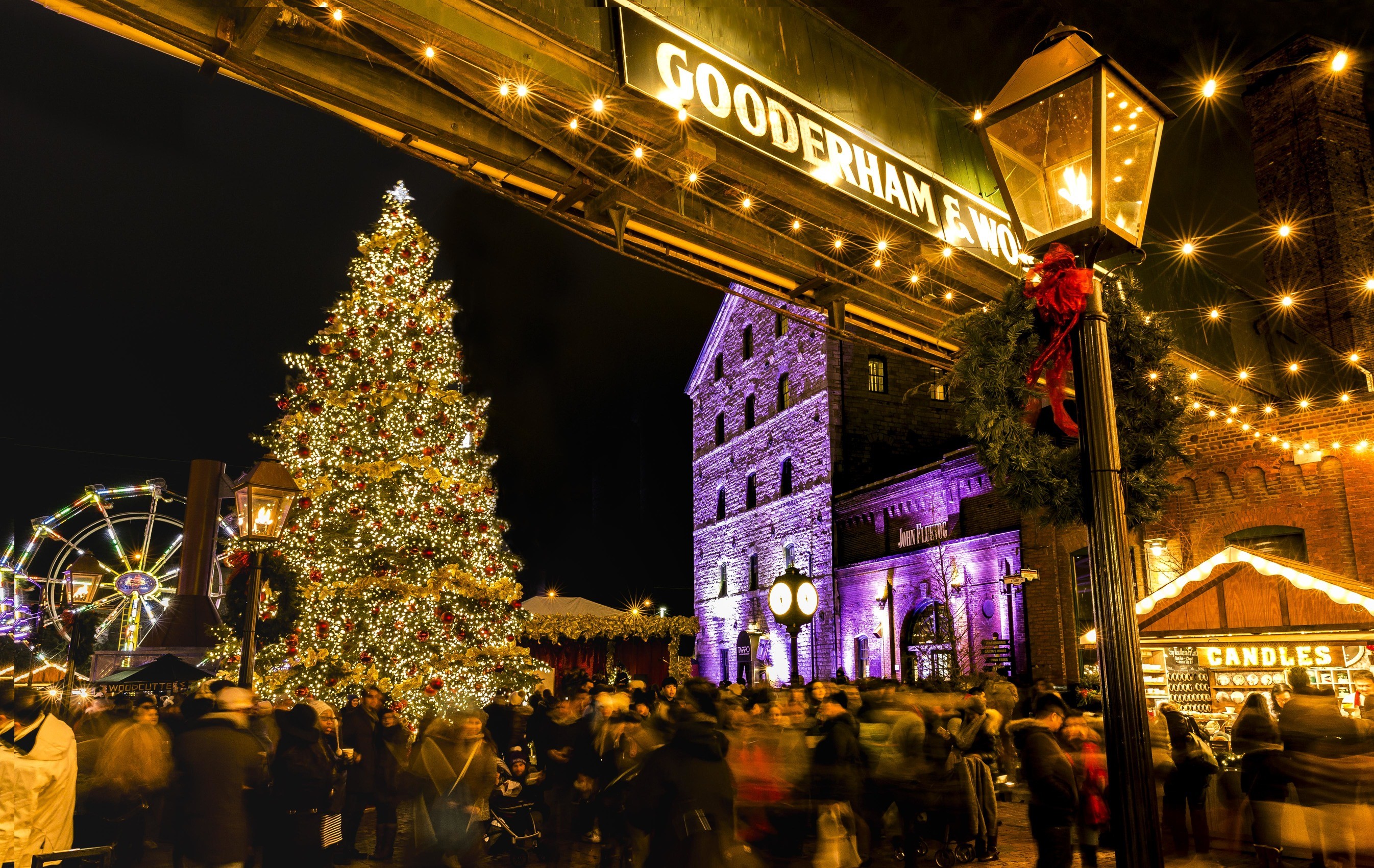The Toronto Christmas Market's massive 50-foot tree arrives next ...