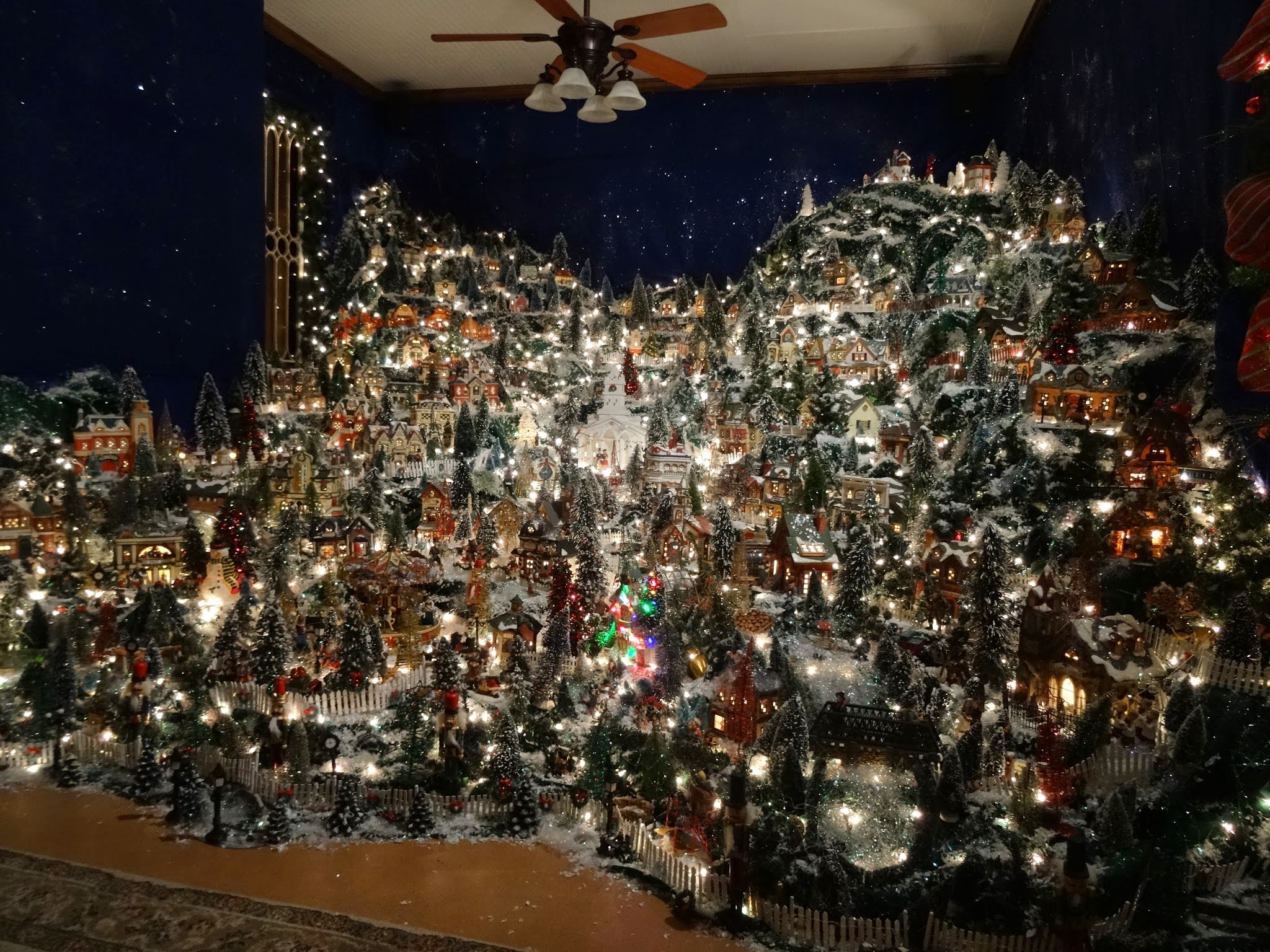 A little Christmas village my mom puts up for the Holidays - Imgur