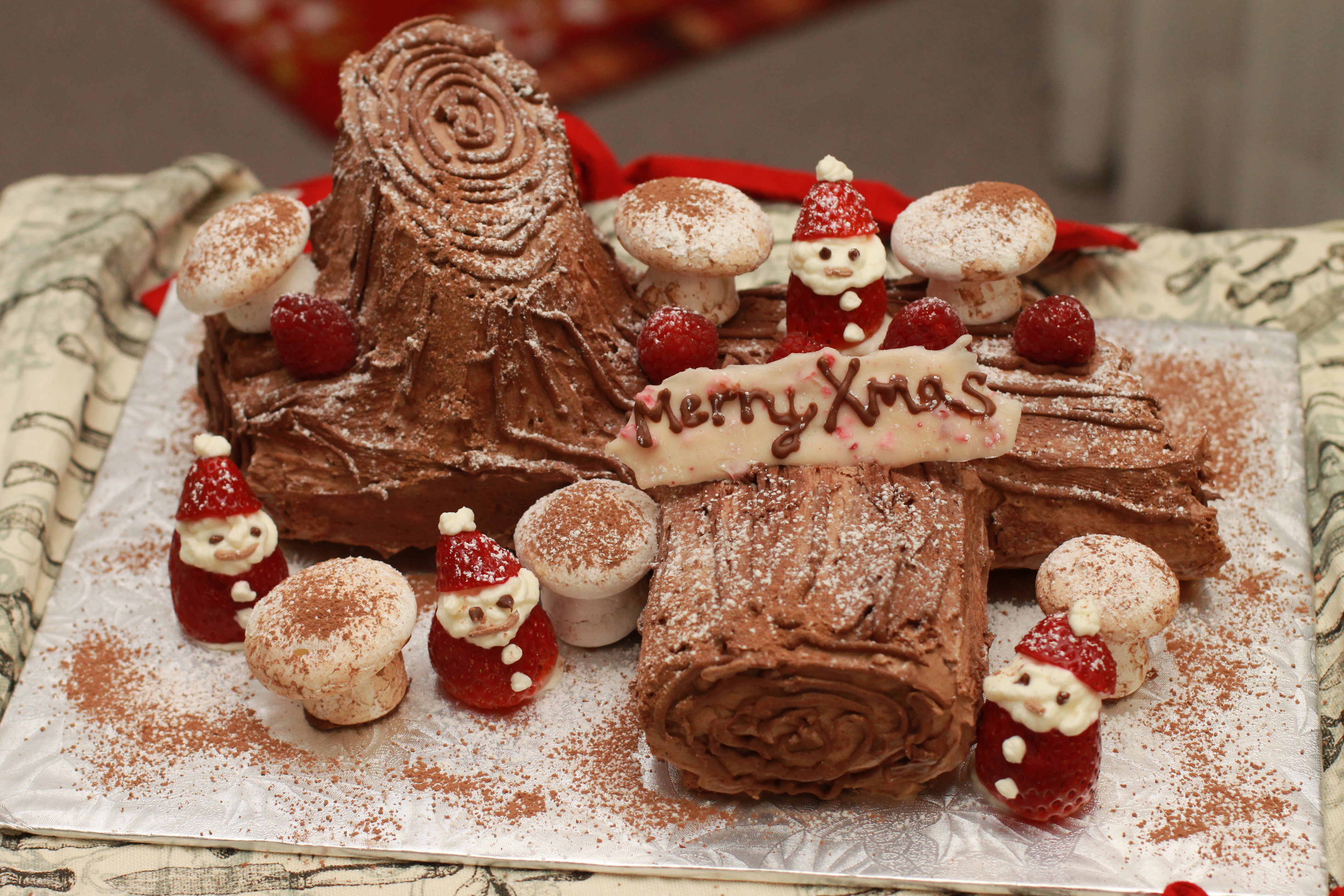 Christmas Yule Log Cake (Buche de Noel) | Underground Culinary Lab