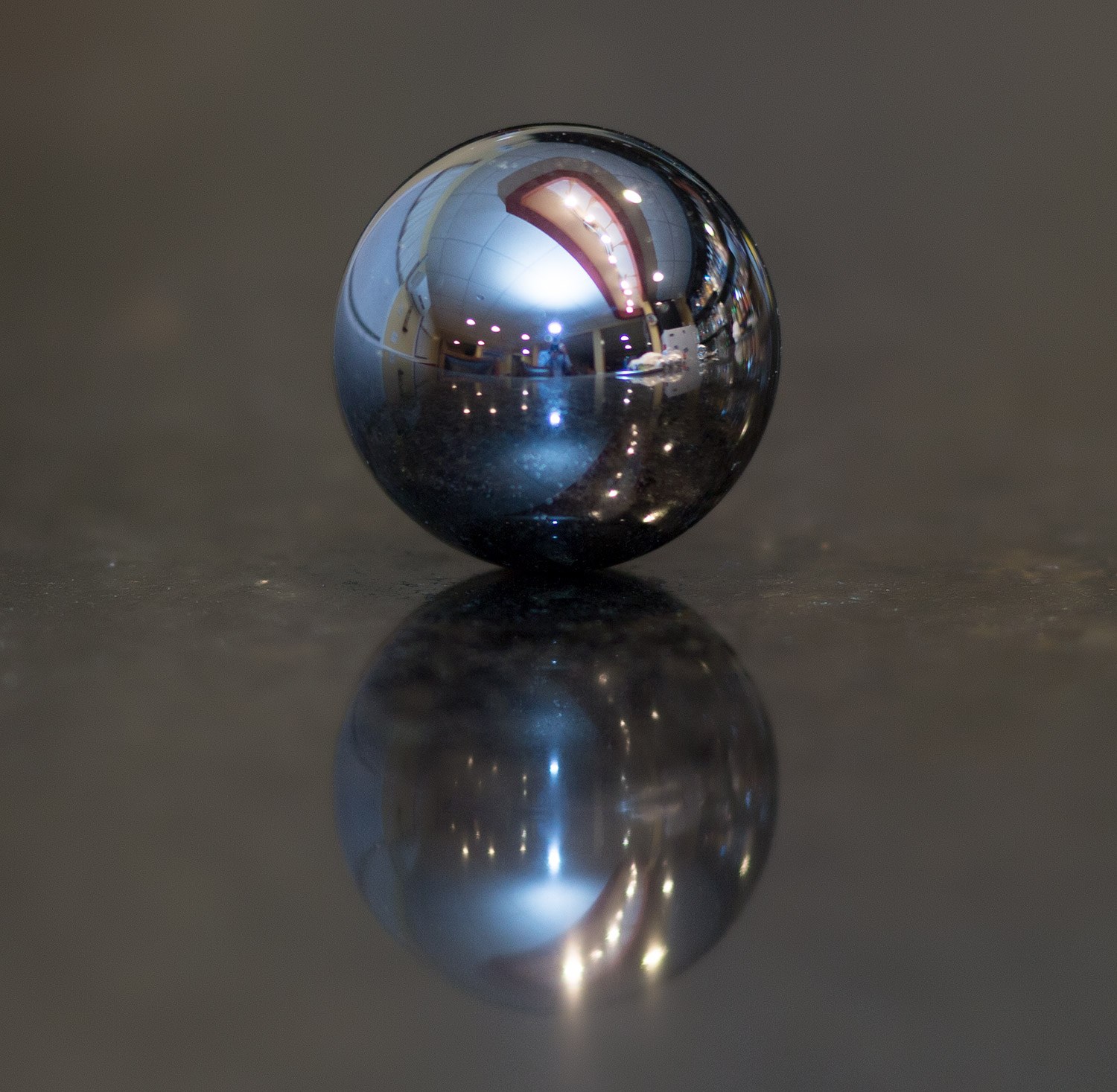 Звук металлических шаров. Миррор Болл хром. Металлический шар. Железный шарик. Маленькие металлические шарики.