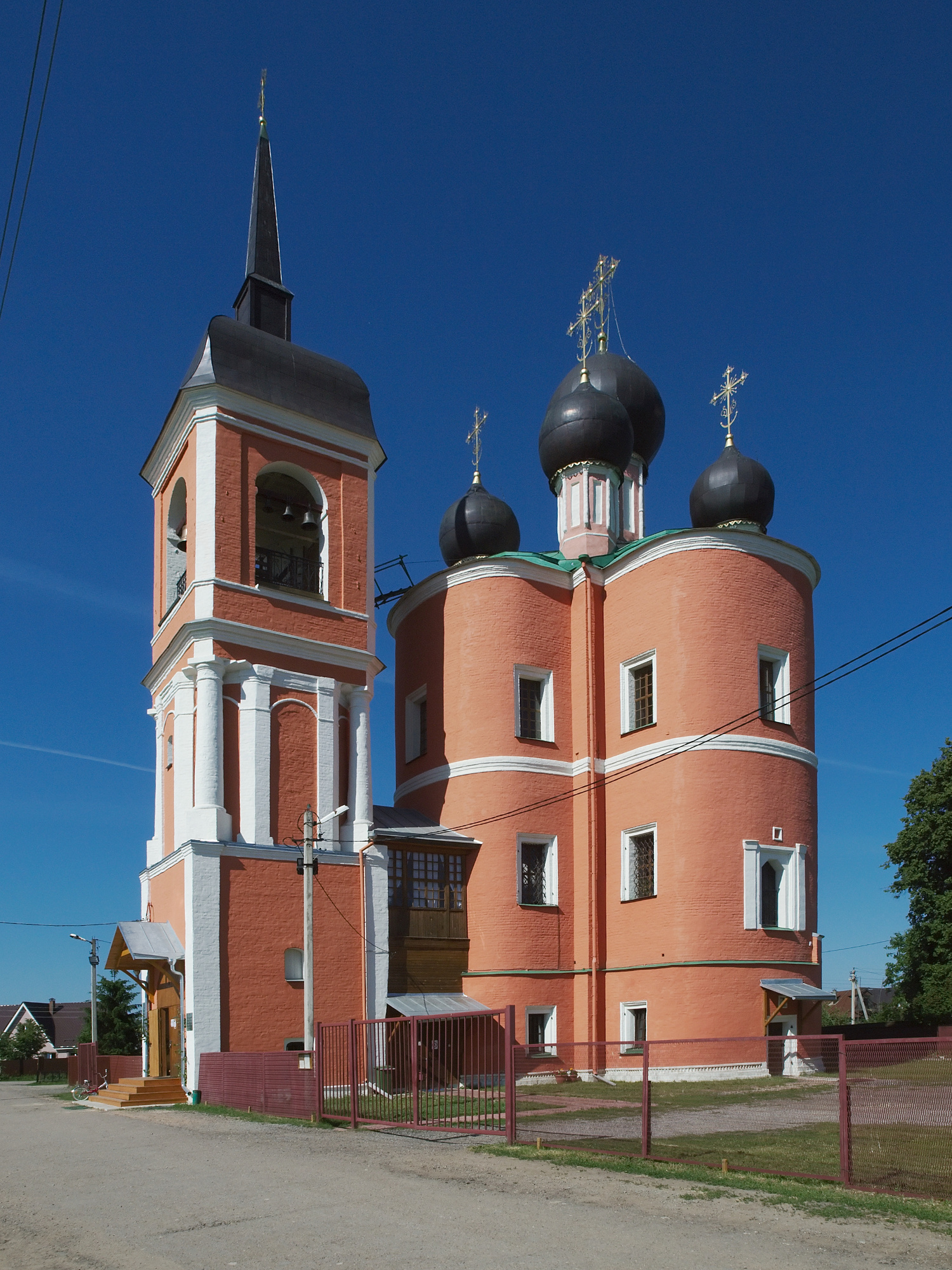 File:Burtsevo church closeup 09.jpg - Wikimedia Commons