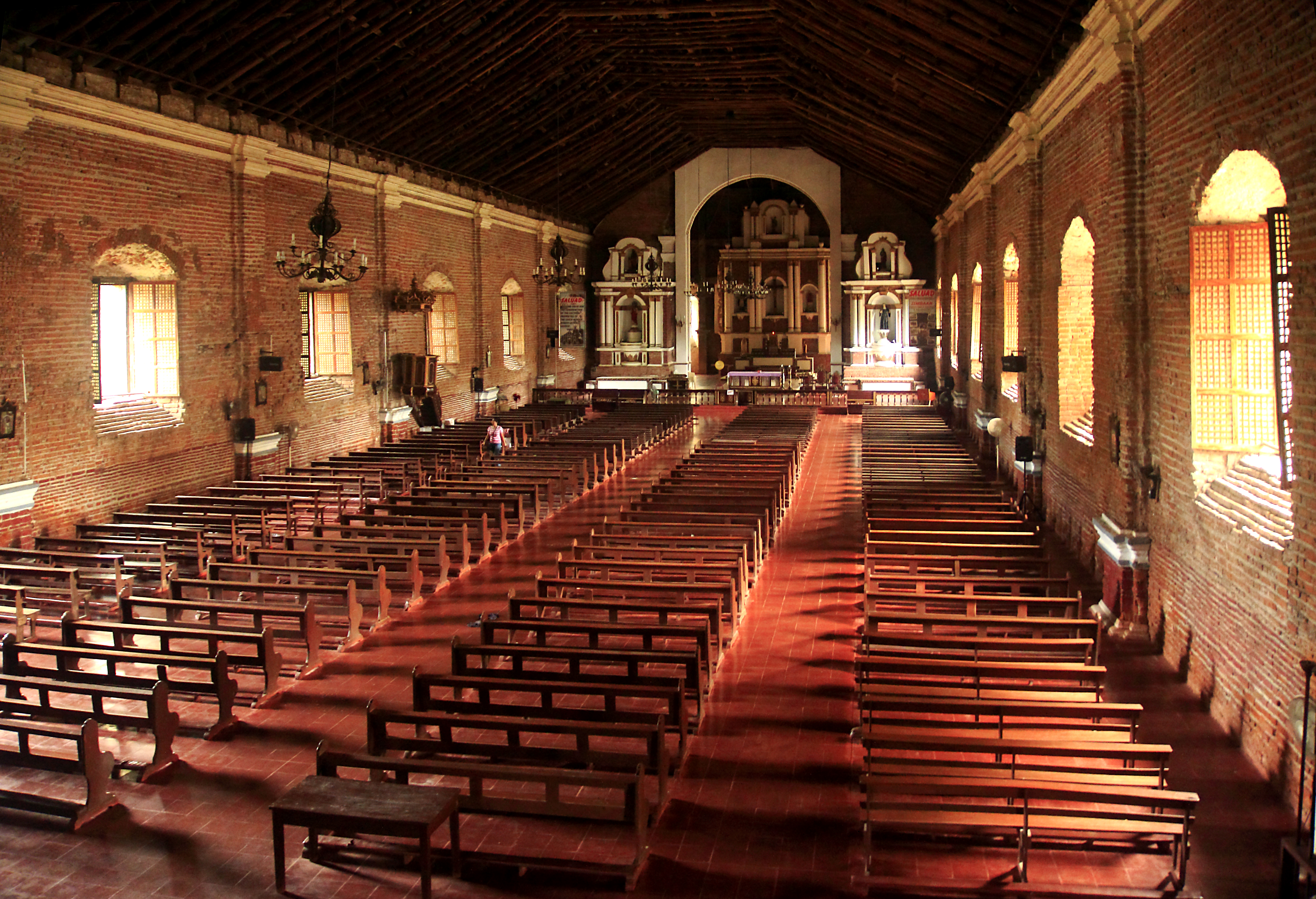 File:The halls of sarrat church.jpg - Wikimedia Commons