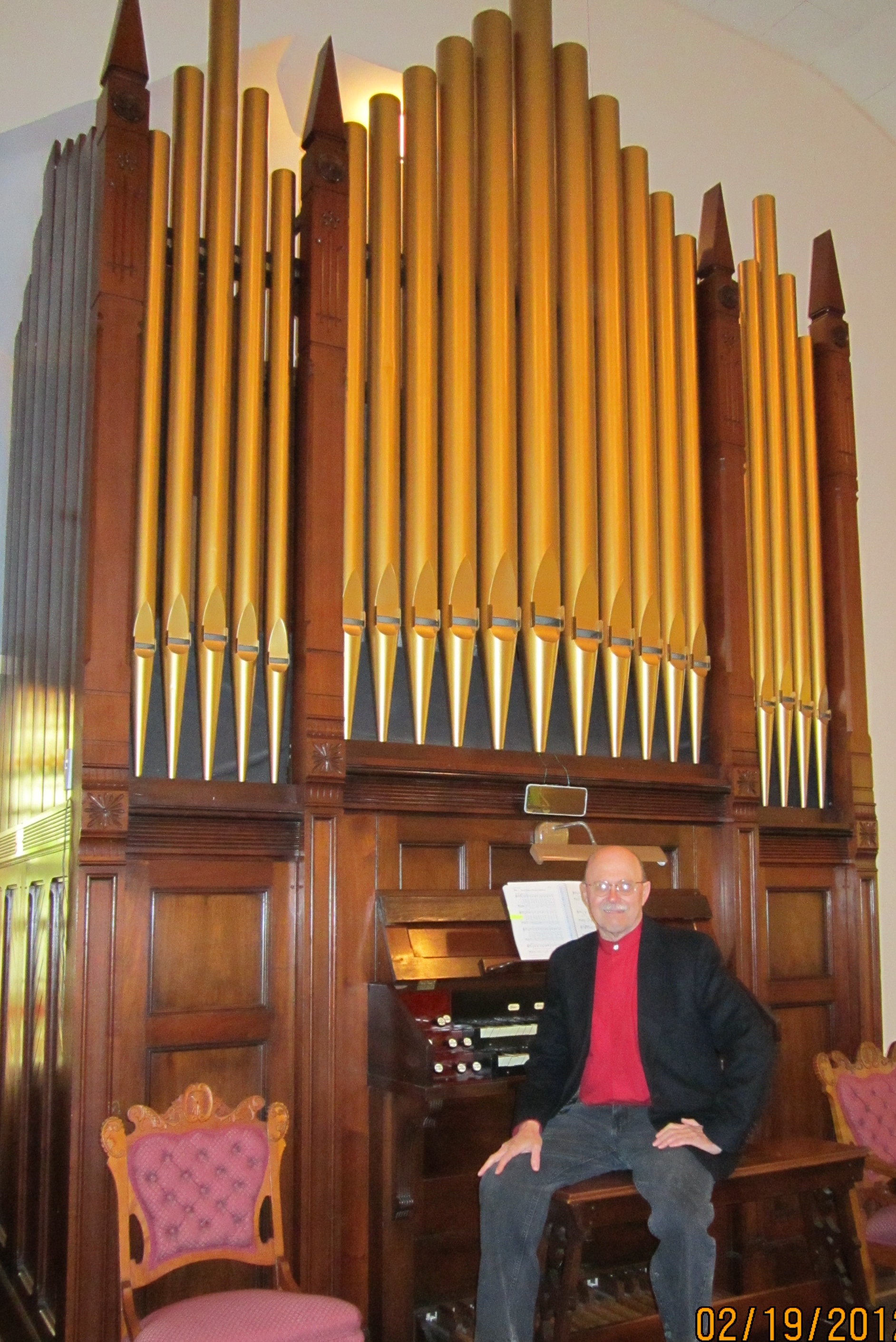 File:Pipe organ at Kirksville Christian Church.jpg - Wikimedia Commons