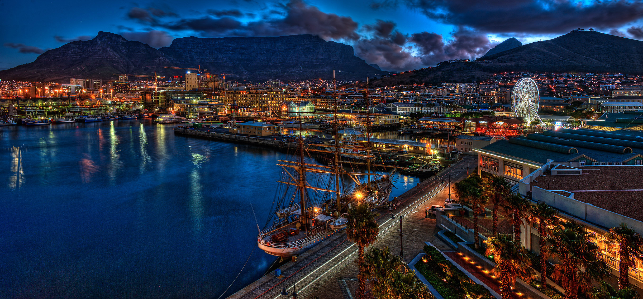 Cape Town Waterfront at night | HDR creme