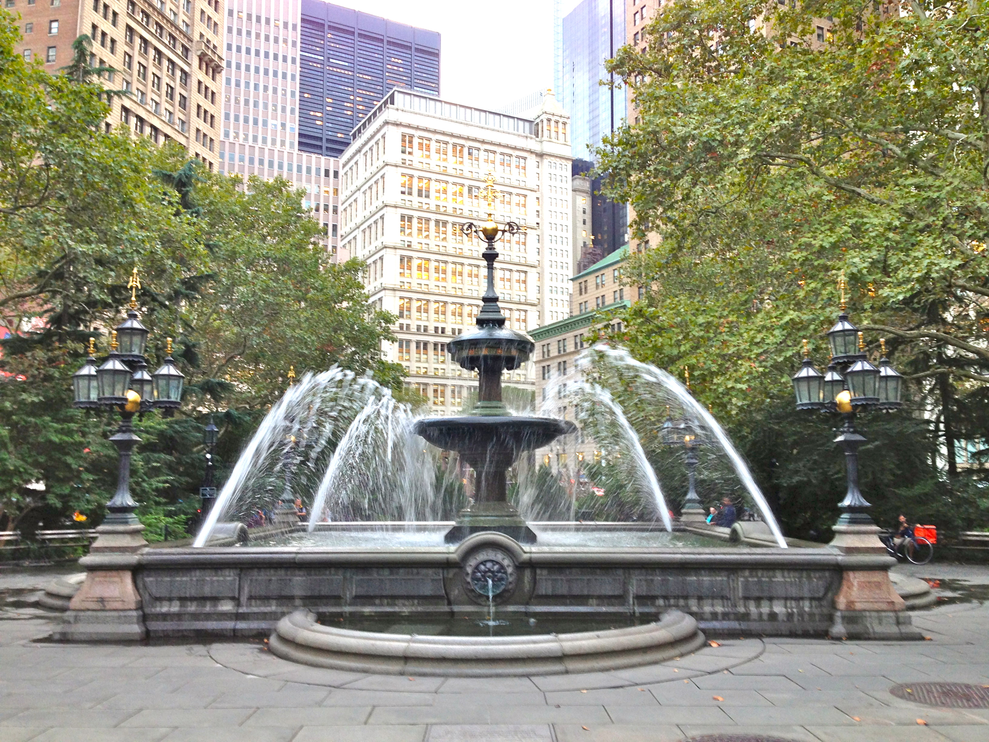 A dazzling City Hall fountain sprays Croton water | Ephemeral New York