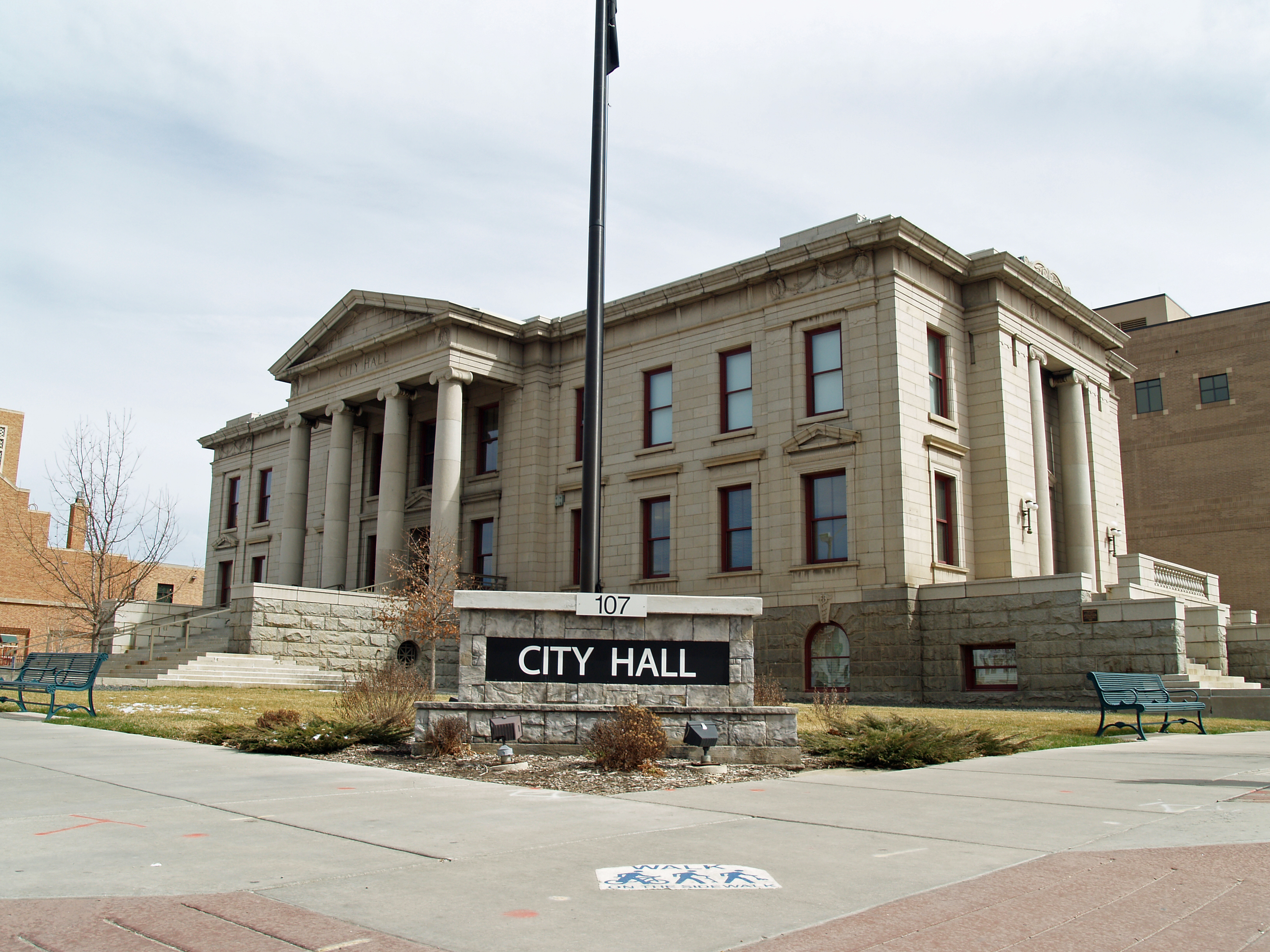 File:Colorado Springs City Hall by David Shankbone.jpg - Wikimedia ...