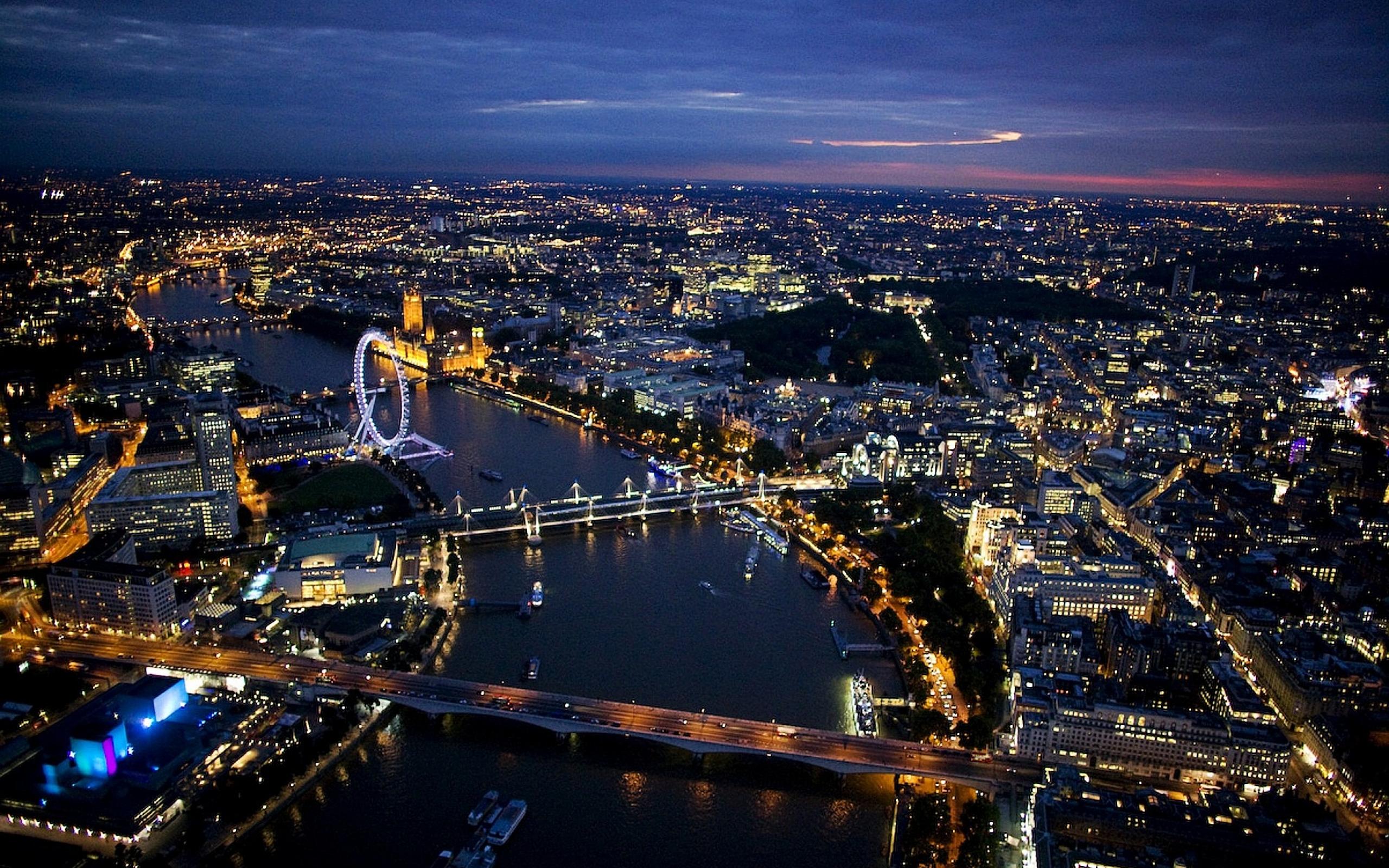 London city landscape at night | Blue Wallpapers