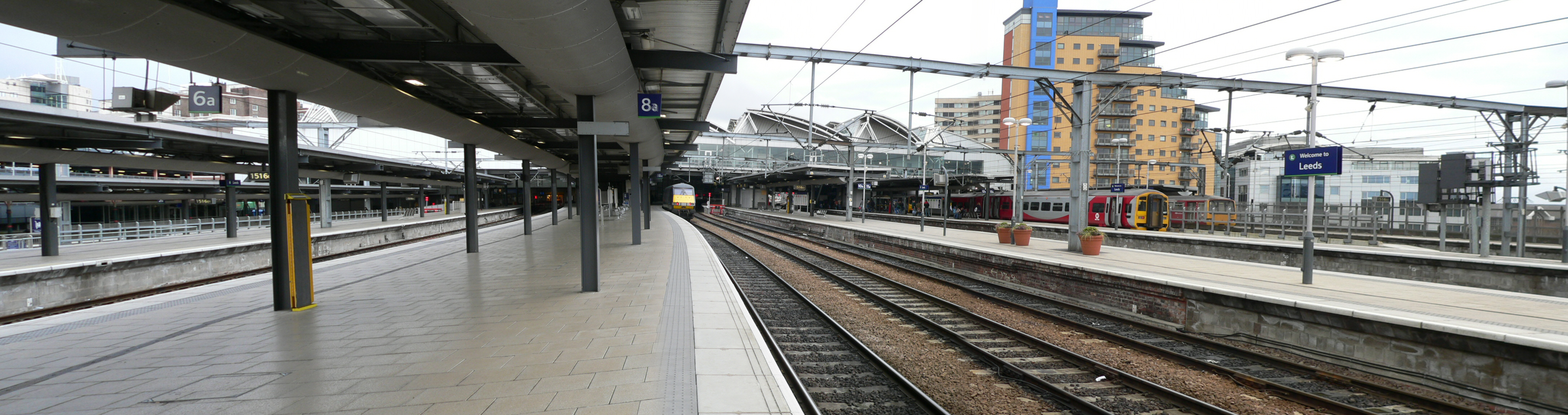 File:Leeds City Railway station - western end 04.jpg - Wikimedia Commons
