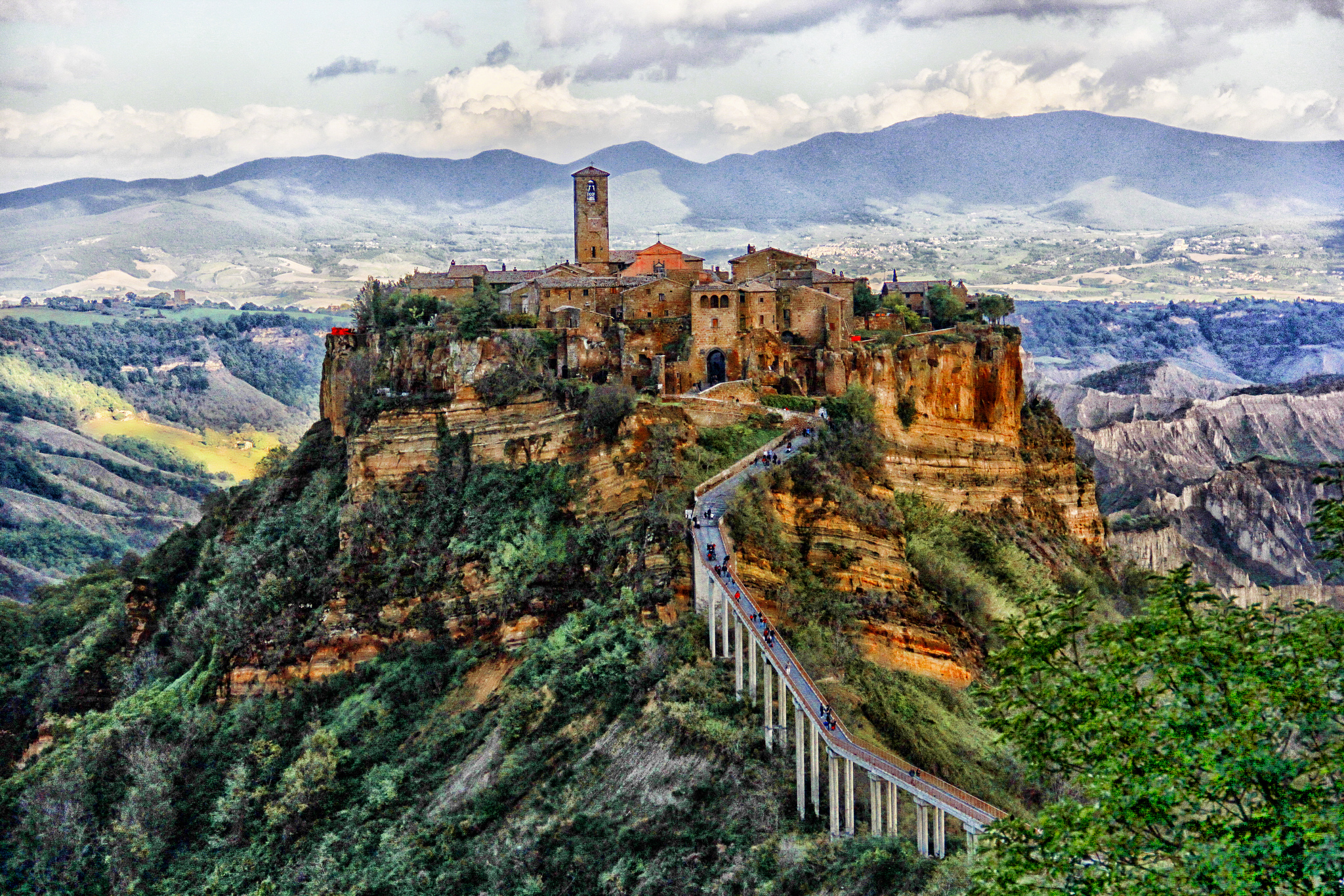 Civita di Bagnoregio: borgo italiano eccellenza UNESCO nel turismo