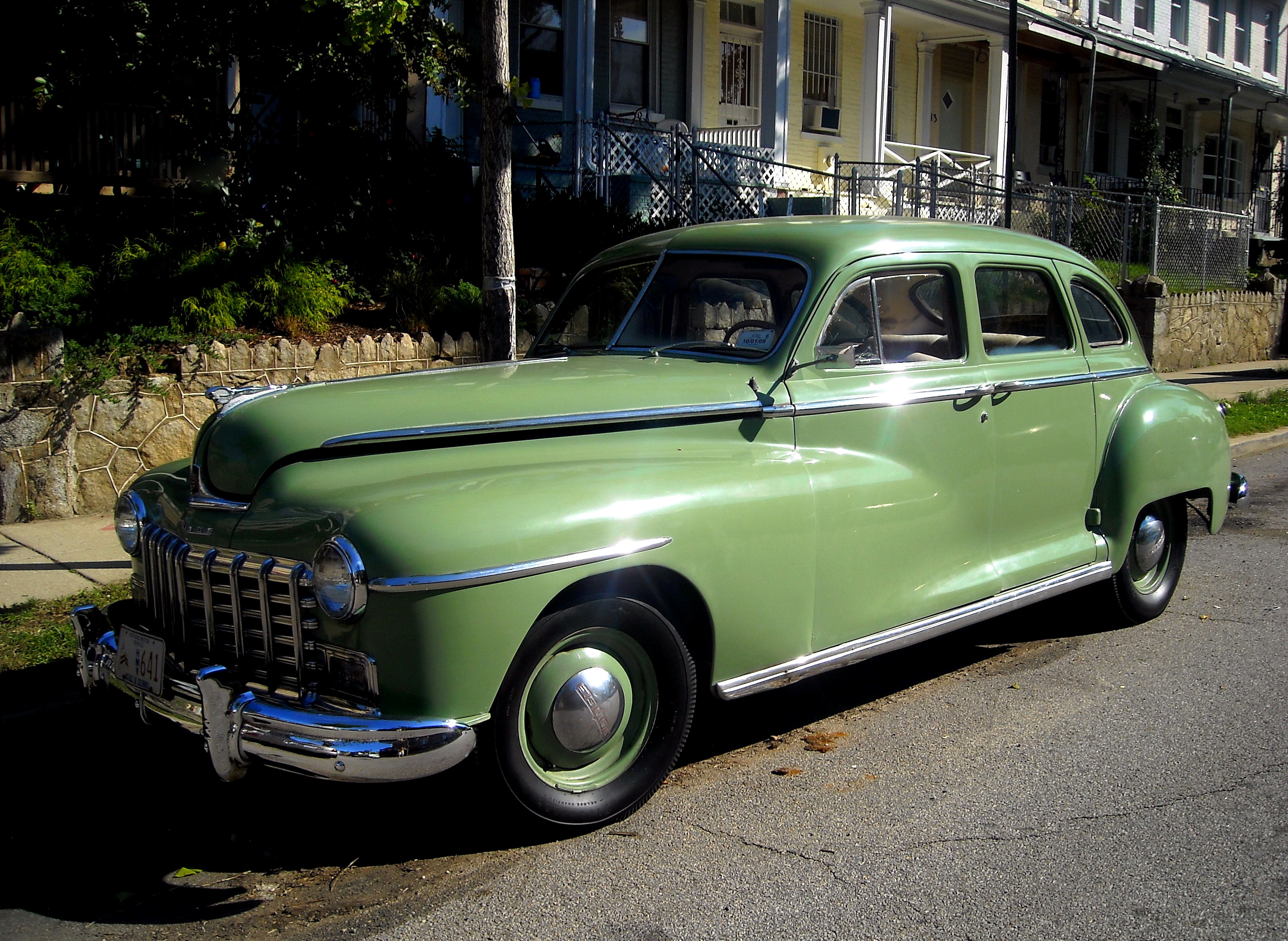 File:Vintage car on Capitol Hill.jpg - Wikimedia Commons