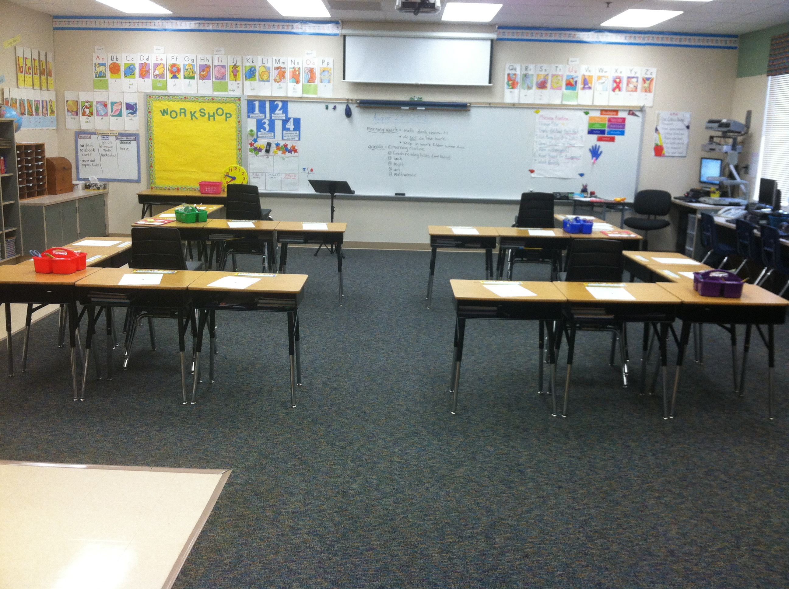 Desk arrangement | Classroom | Pinterest | Desks, Classroom ...