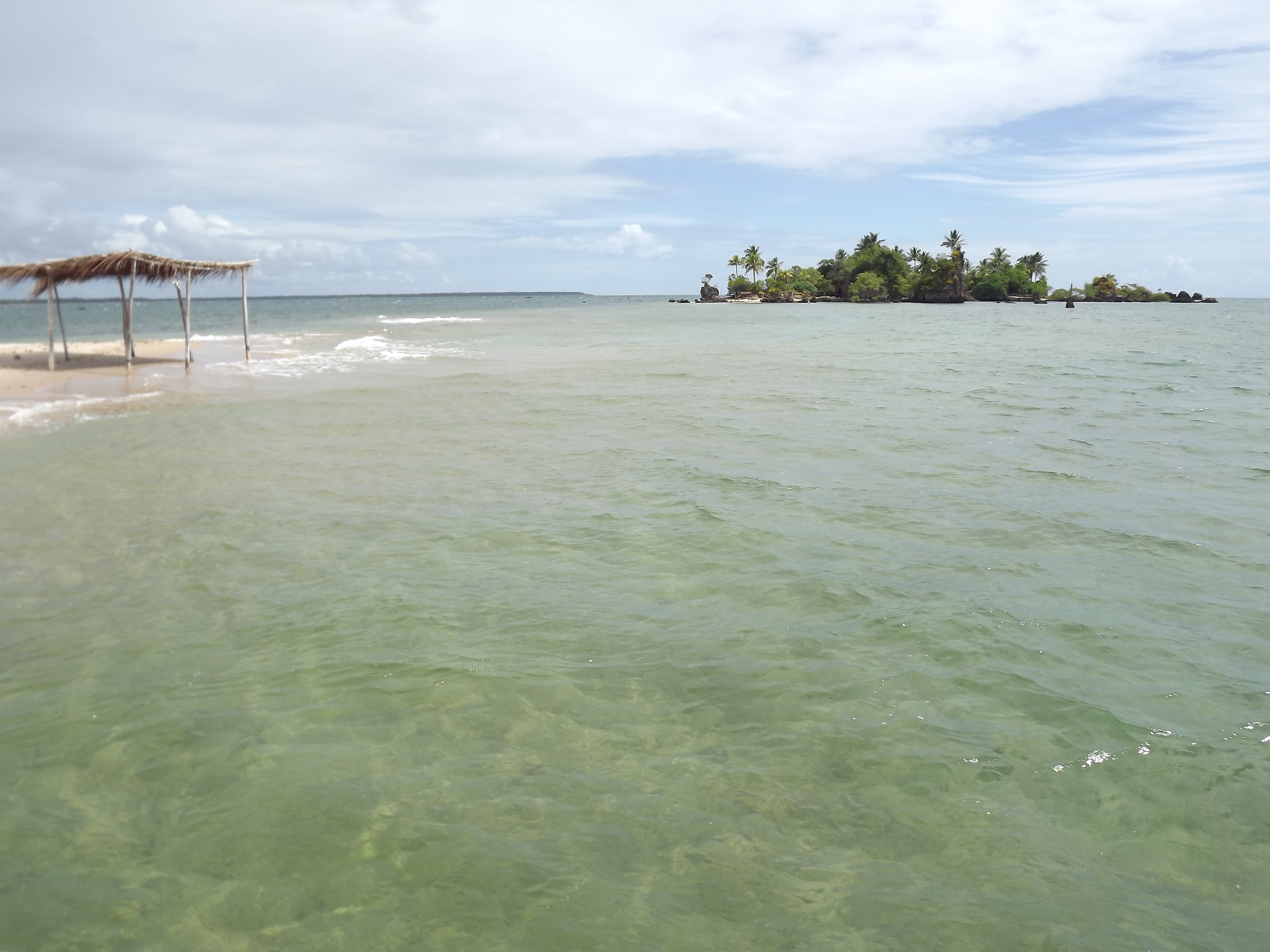 Clear water sand island photo