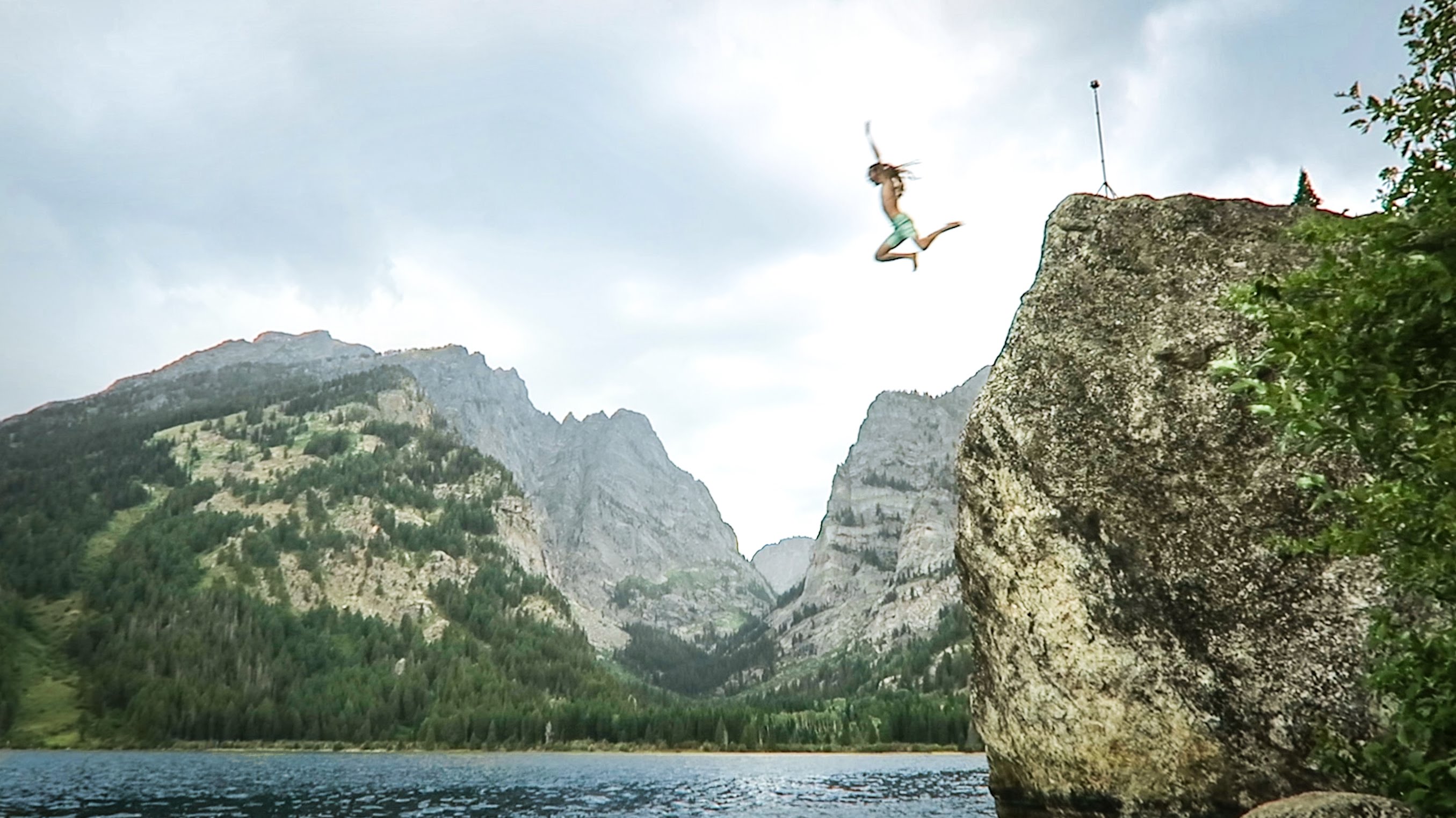 MOUNTAIN CLIFF JUMPING - YouTube