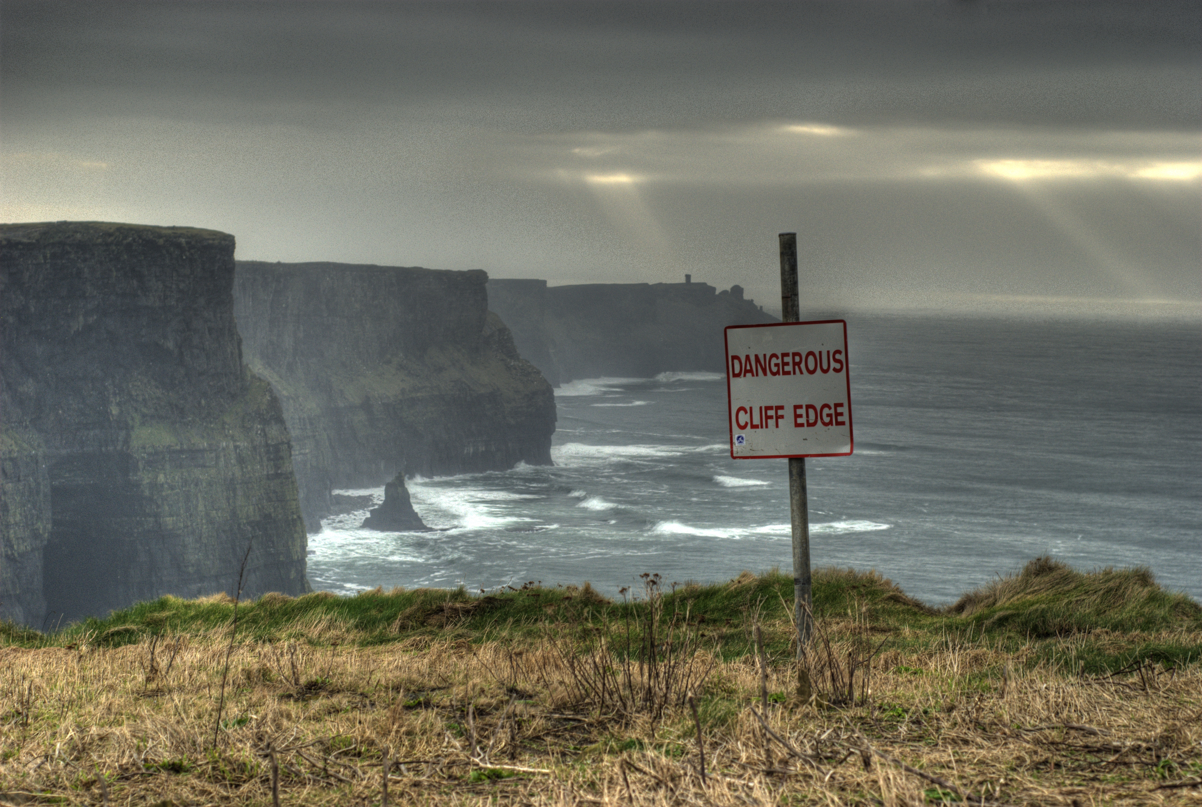 File:Dangerous Cliff Edge (2258425643).jpg - Wikimedia Commons