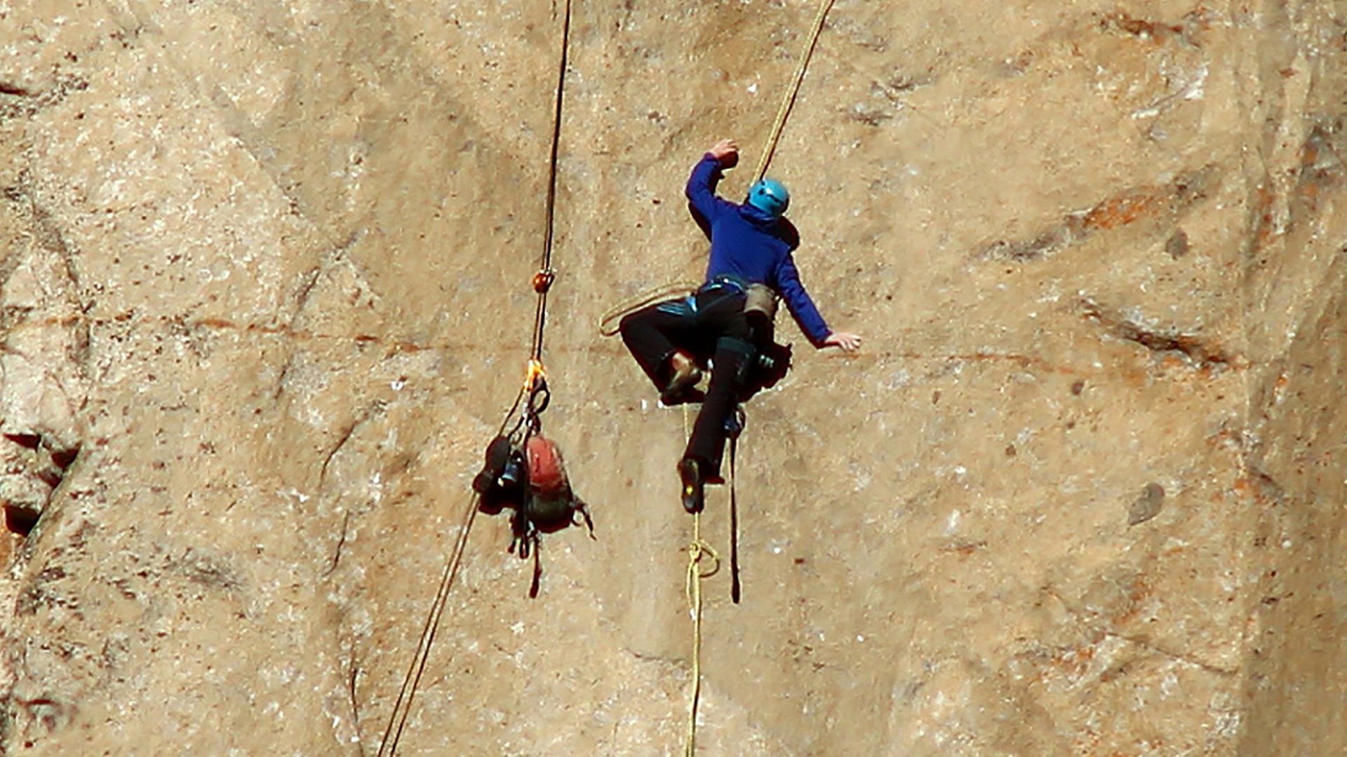 Yosemite free climbers complete their gripping feat - YouTube
