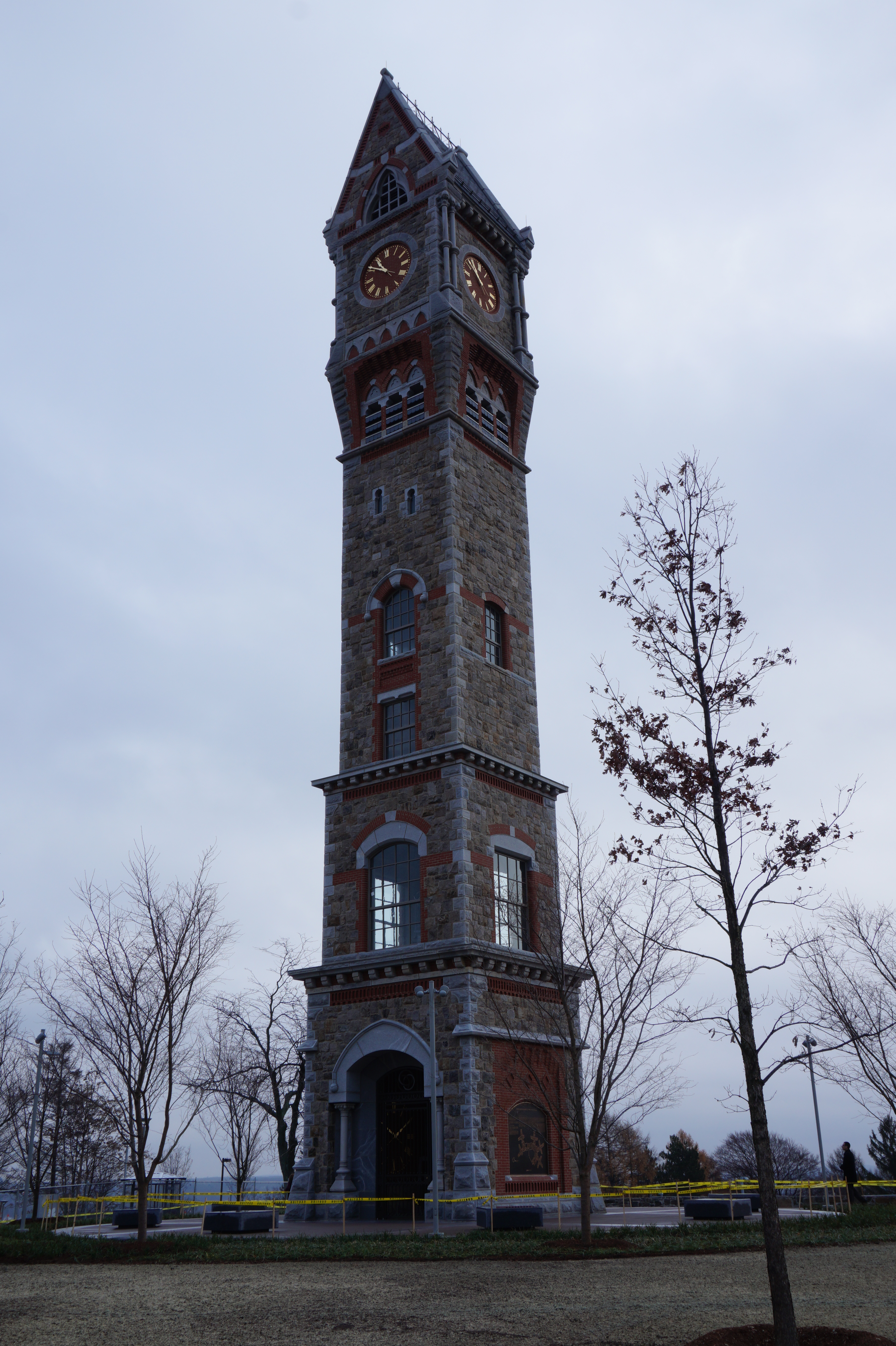 старинные башни с часами