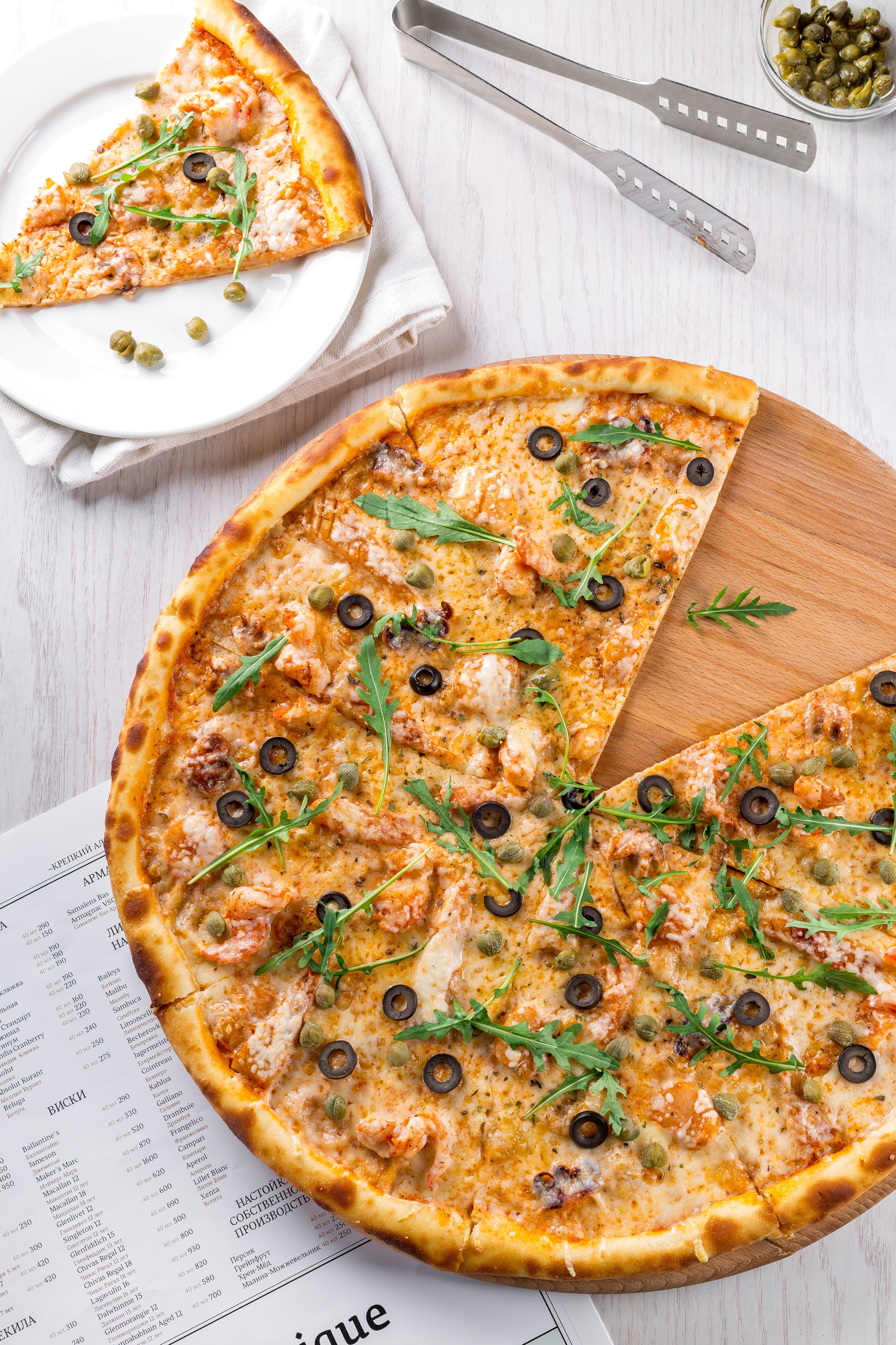 Close-up of Pizza, Restaurant, Menu, Mozzarella, Mushroom, HQ Photo