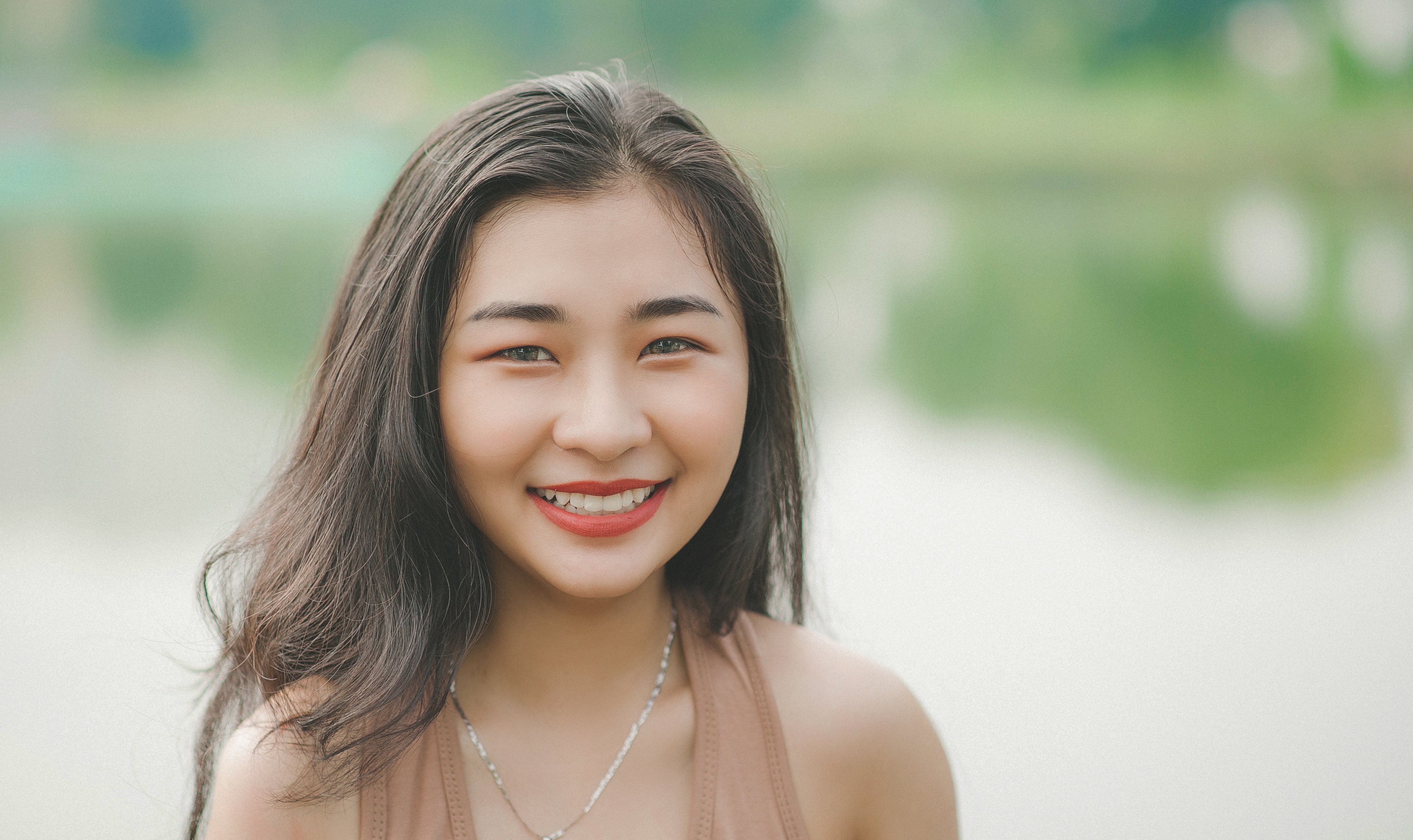 Close-up photography of a girl smiling