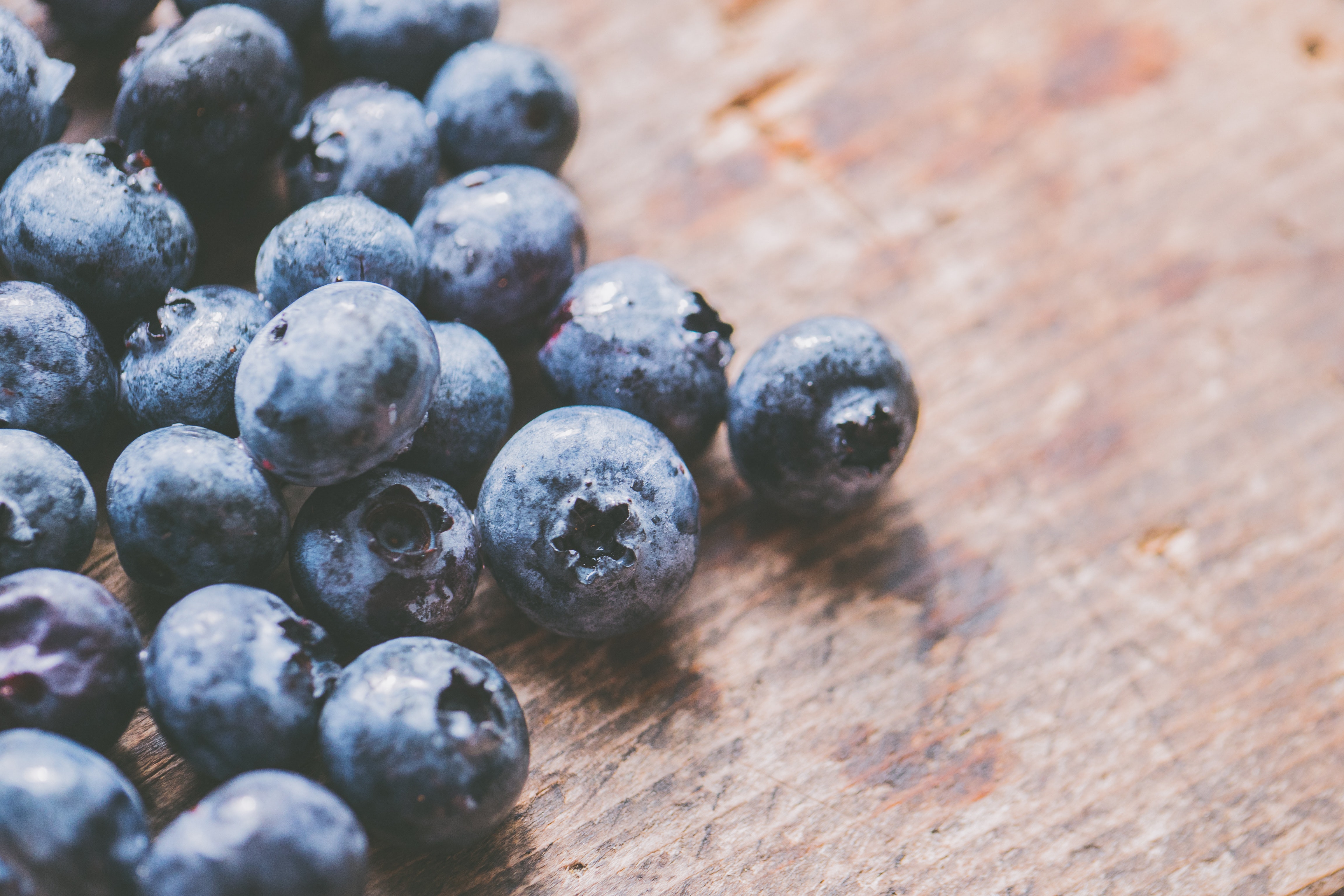 Close-Up Photography of Blueberries, Berries, Pile, Wood, Texture, HQ Photo