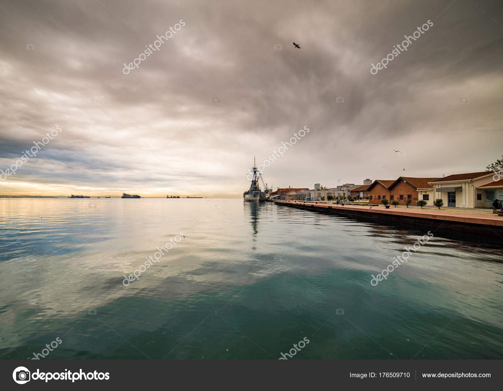 View of Thessaloniki City Harbor on a cloudy day — Stock Photo ...