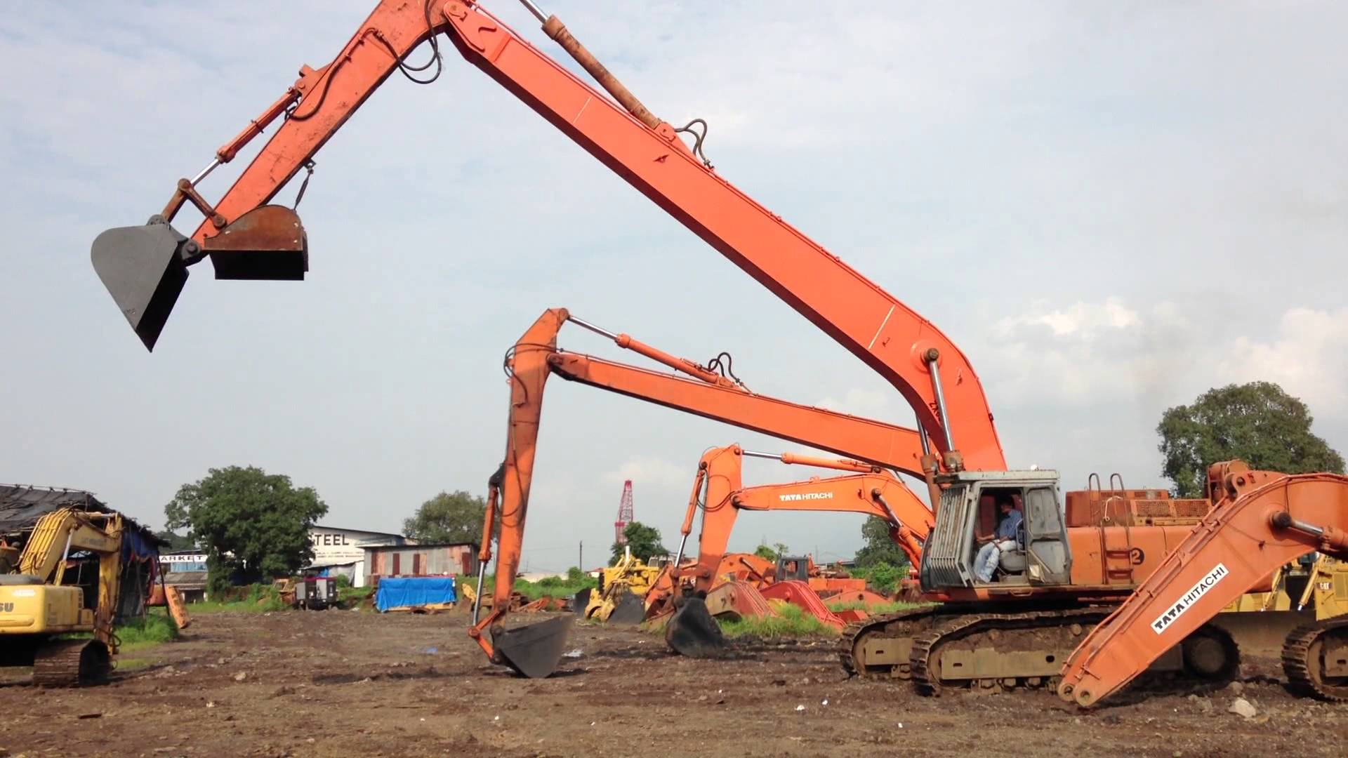 Excavator with long reach attachment with Coal Bucket attached Video ...