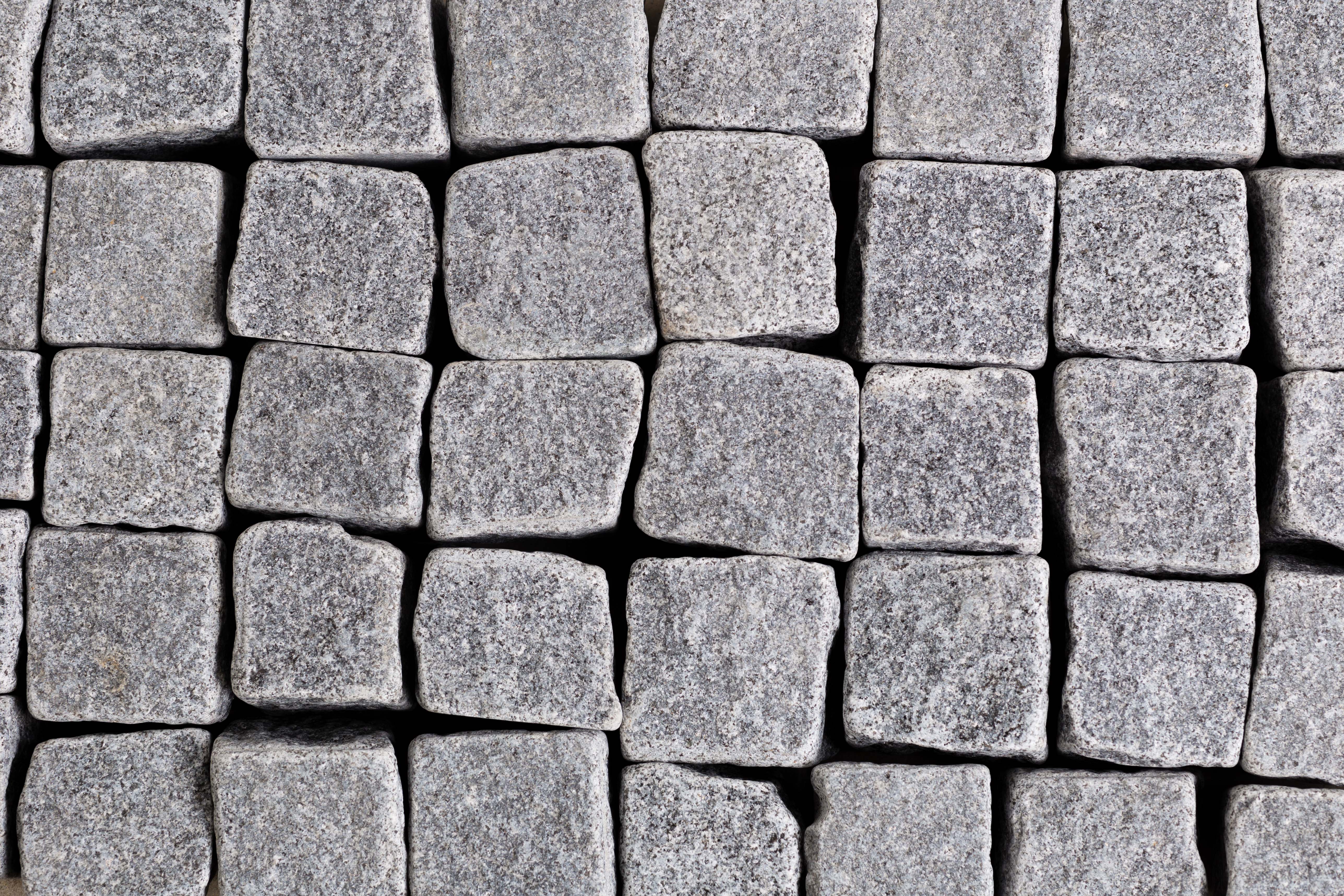Kamari Granite Cobblestones - GathercoGreen