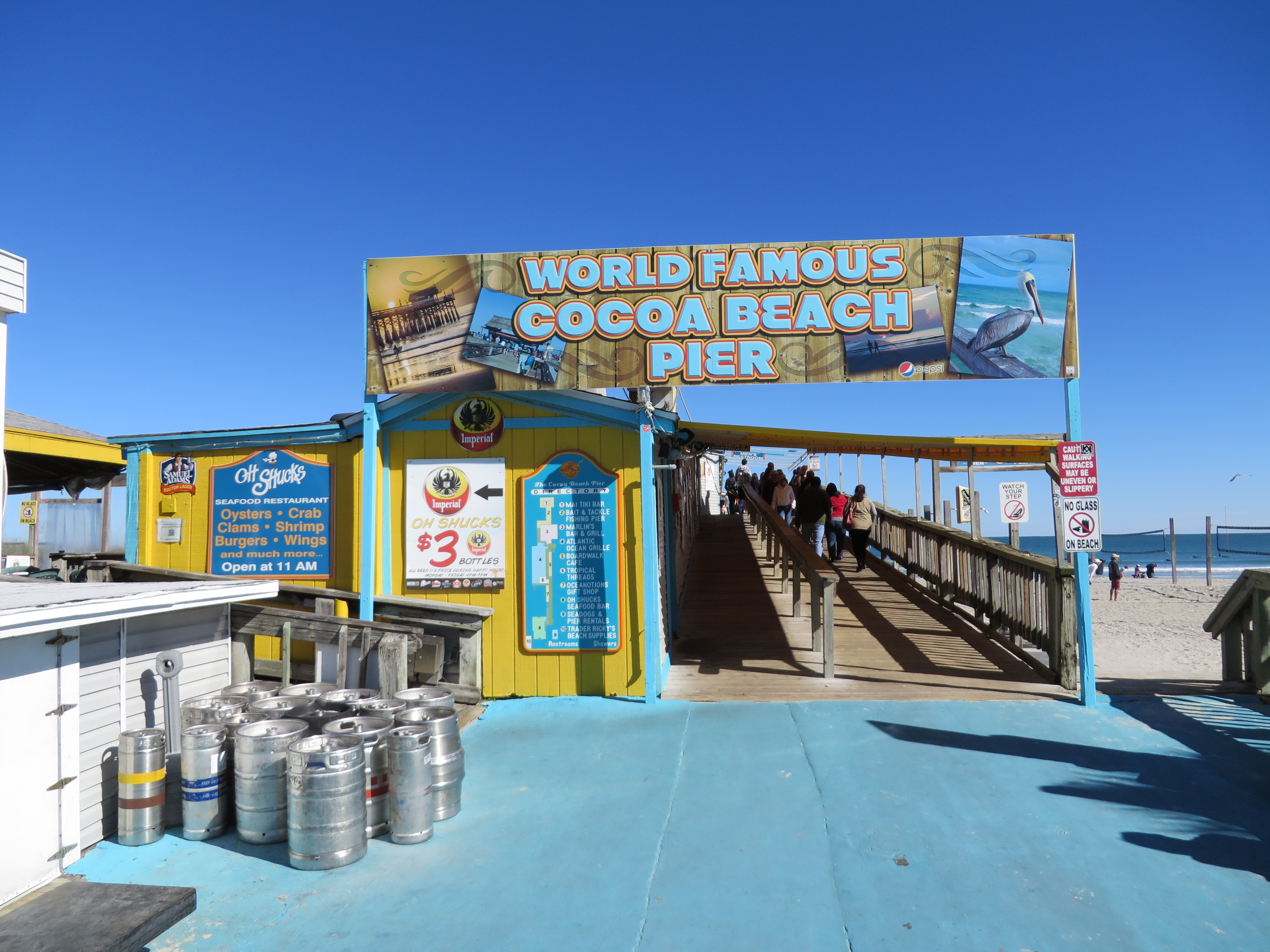 File:Cocoa Beach Pier (Cocoa Beach, Florida) 012.jpg - Wikimedia Commons