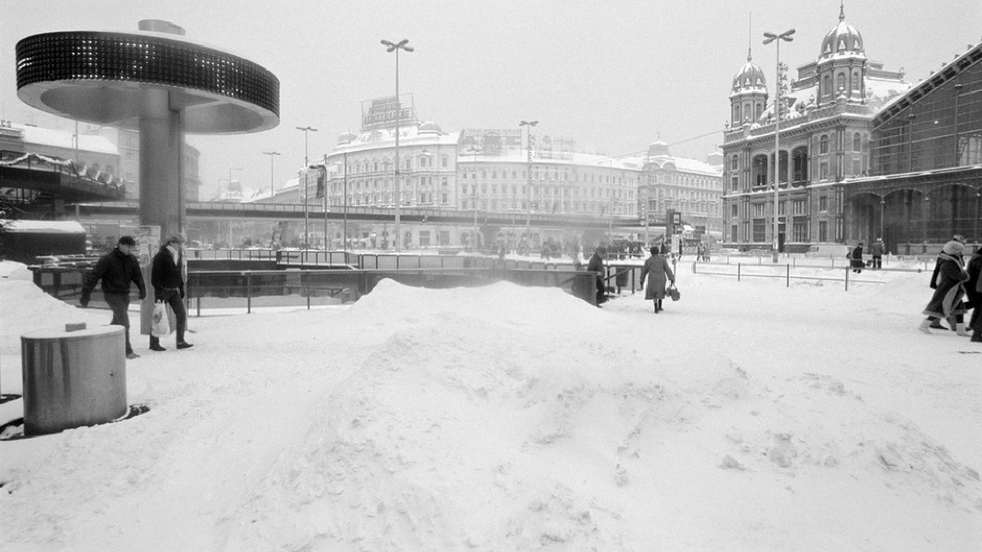 A look back at the cruelly cold winter of 1987 in Budapest ...