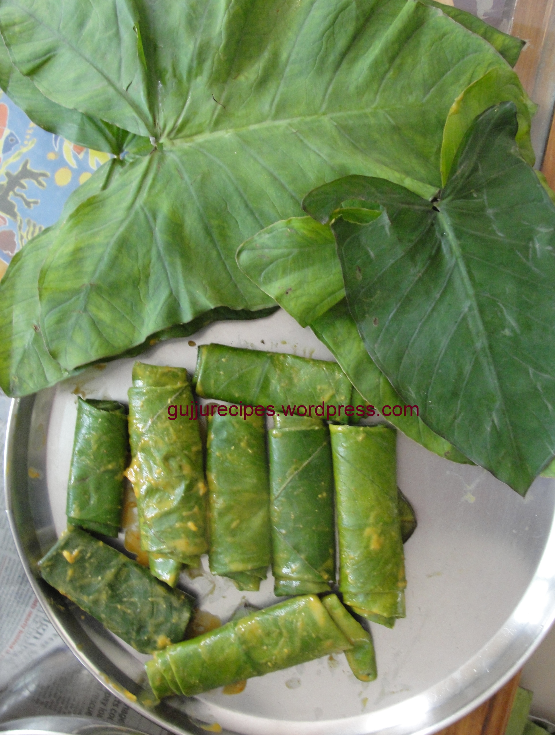 Paatra/Patra (Colocasia Leave's Roll) – Gujarati Farsan | Gujarati ...