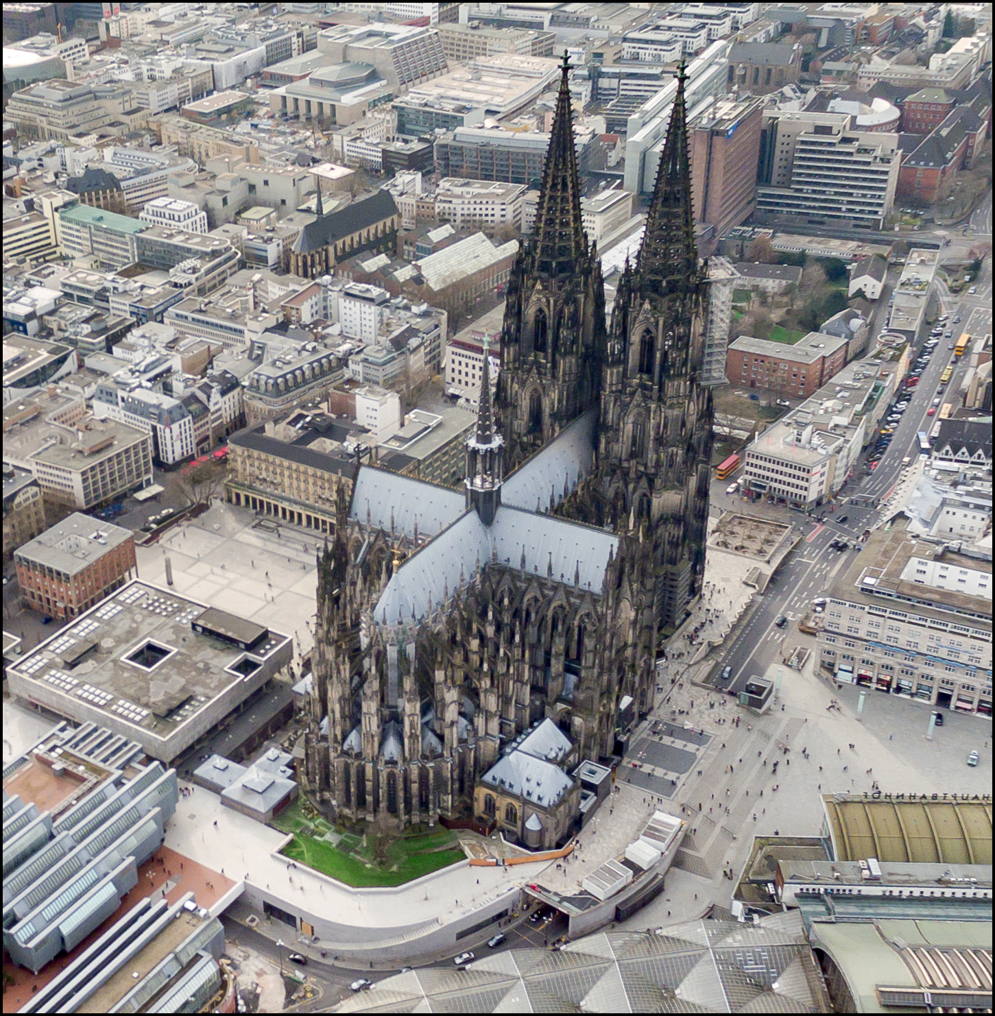 File:Cologne-Cathedral-aerial-east.jpg - Wikimedia Commons