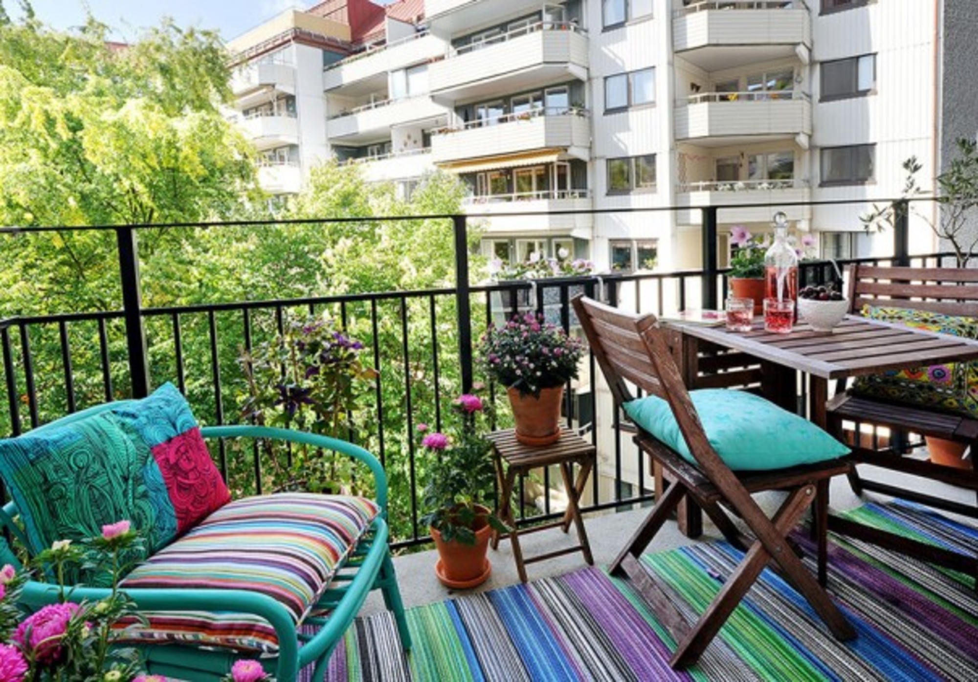 Outdoor : Balcony Design With Colorful Rugs And Chairs Balcony ...