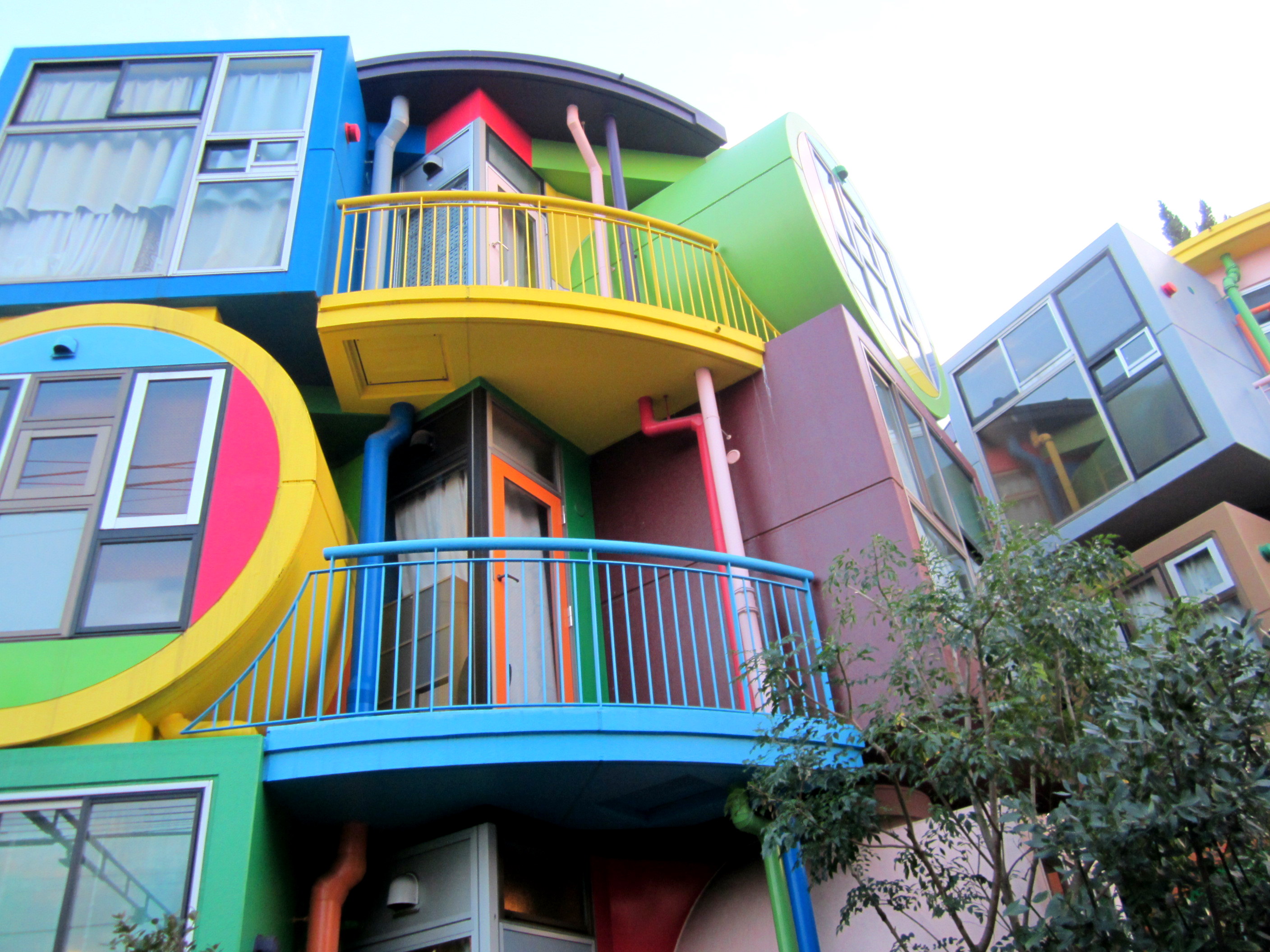 Top 4 Colorful (and exotic) buildings in Tokyo, Japan | Texan in Tokyo
