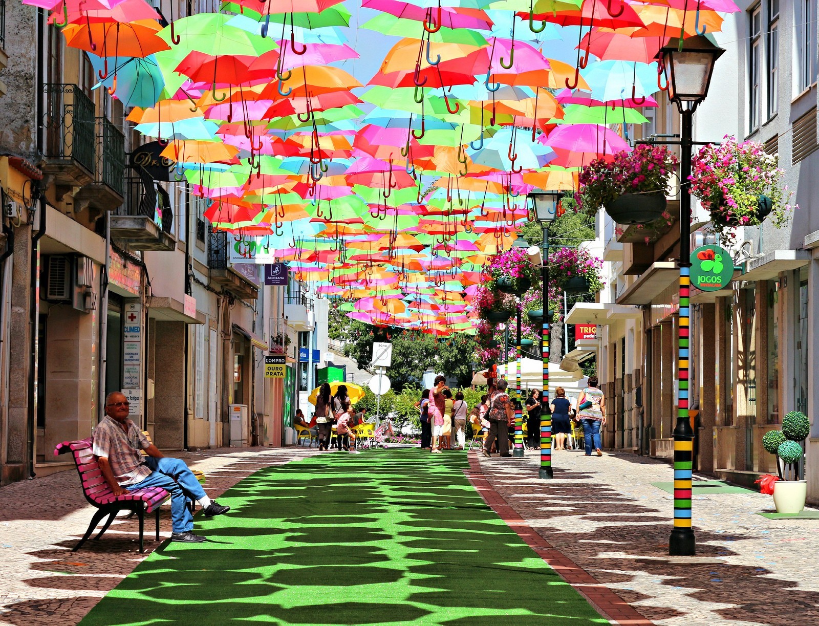 75 places so colorful it's hard to believe they're real [pics]