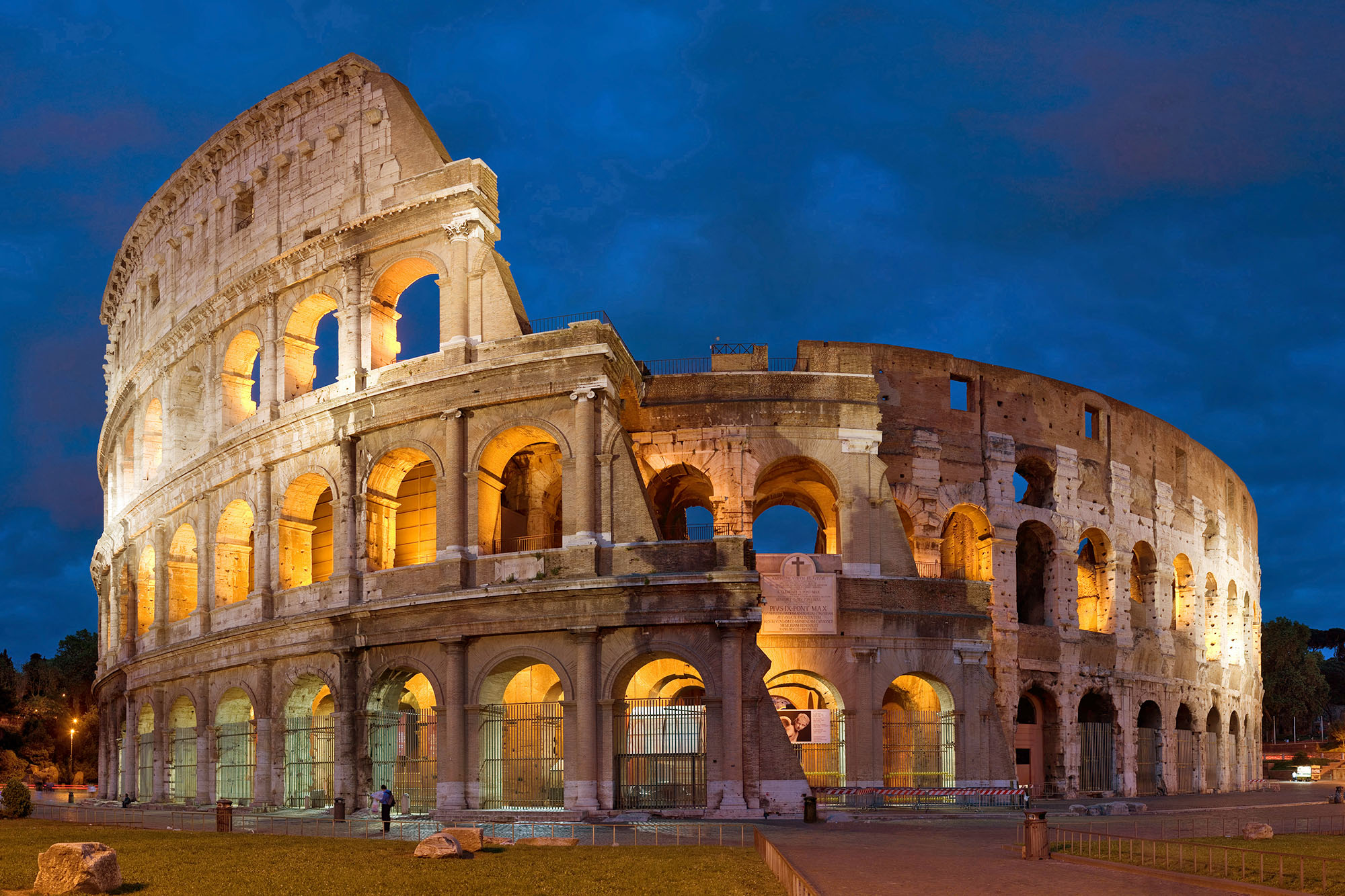 Colosseum in rome photo