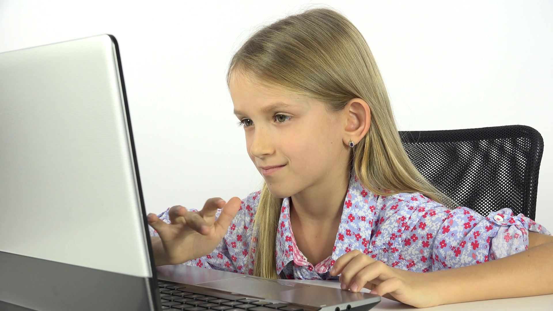Little Girl, Child Playing Laptop, Computer, Surfing Internet, Kid ...