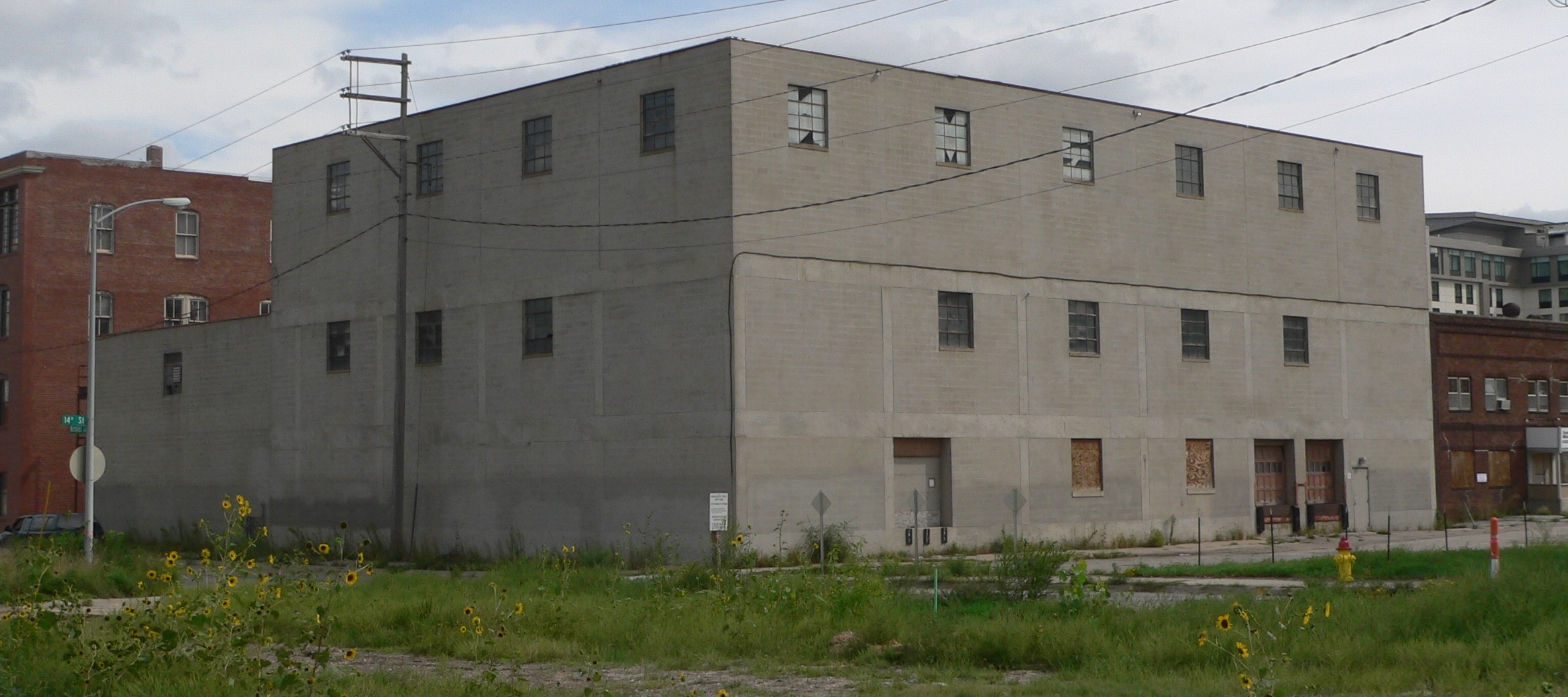 File:Hay Exchange building (Omaha) concrete N addn from NW 1.JPG ...