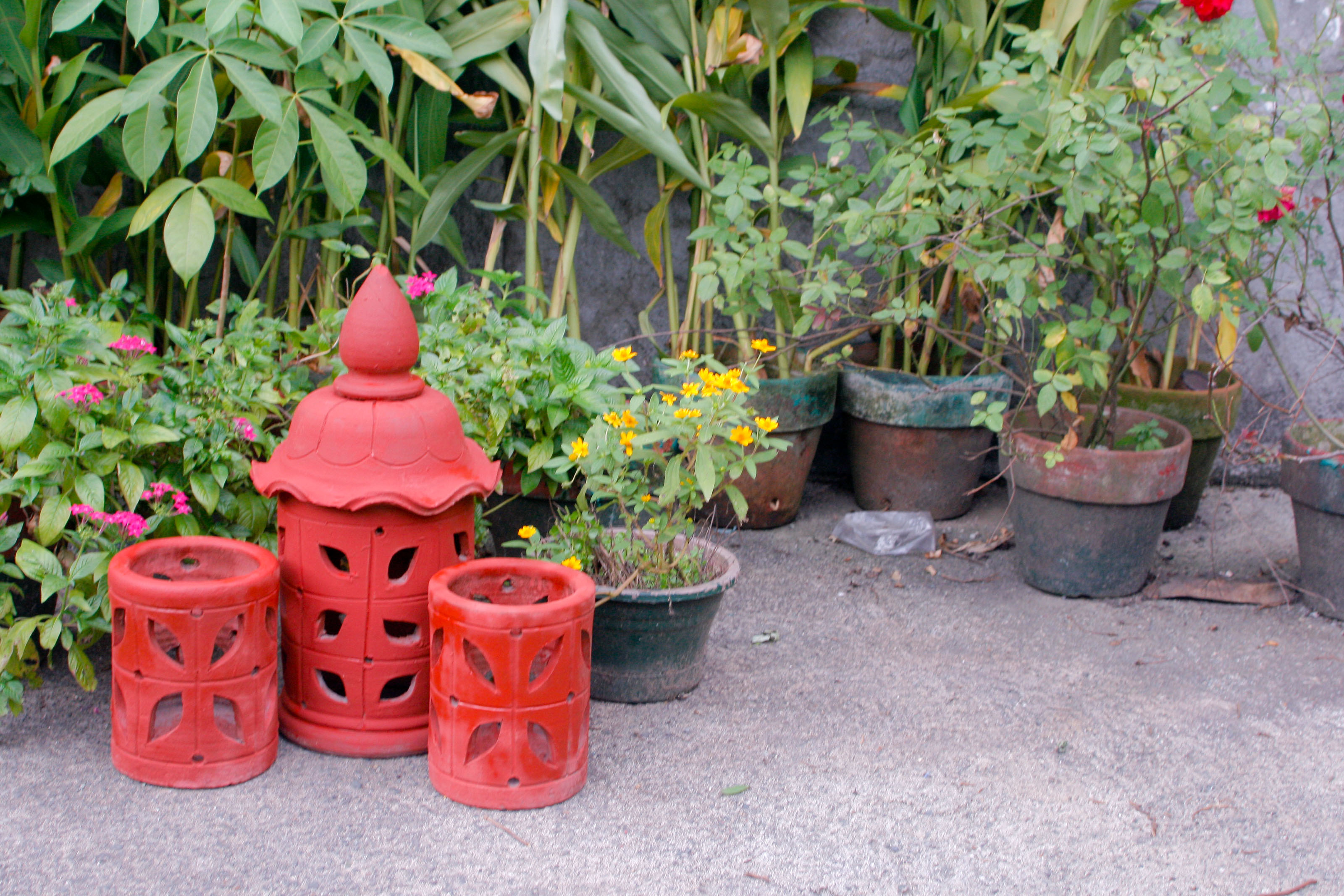 How to Paint Concrete Garden Ornaments: 8 Steps (with Pictures)
