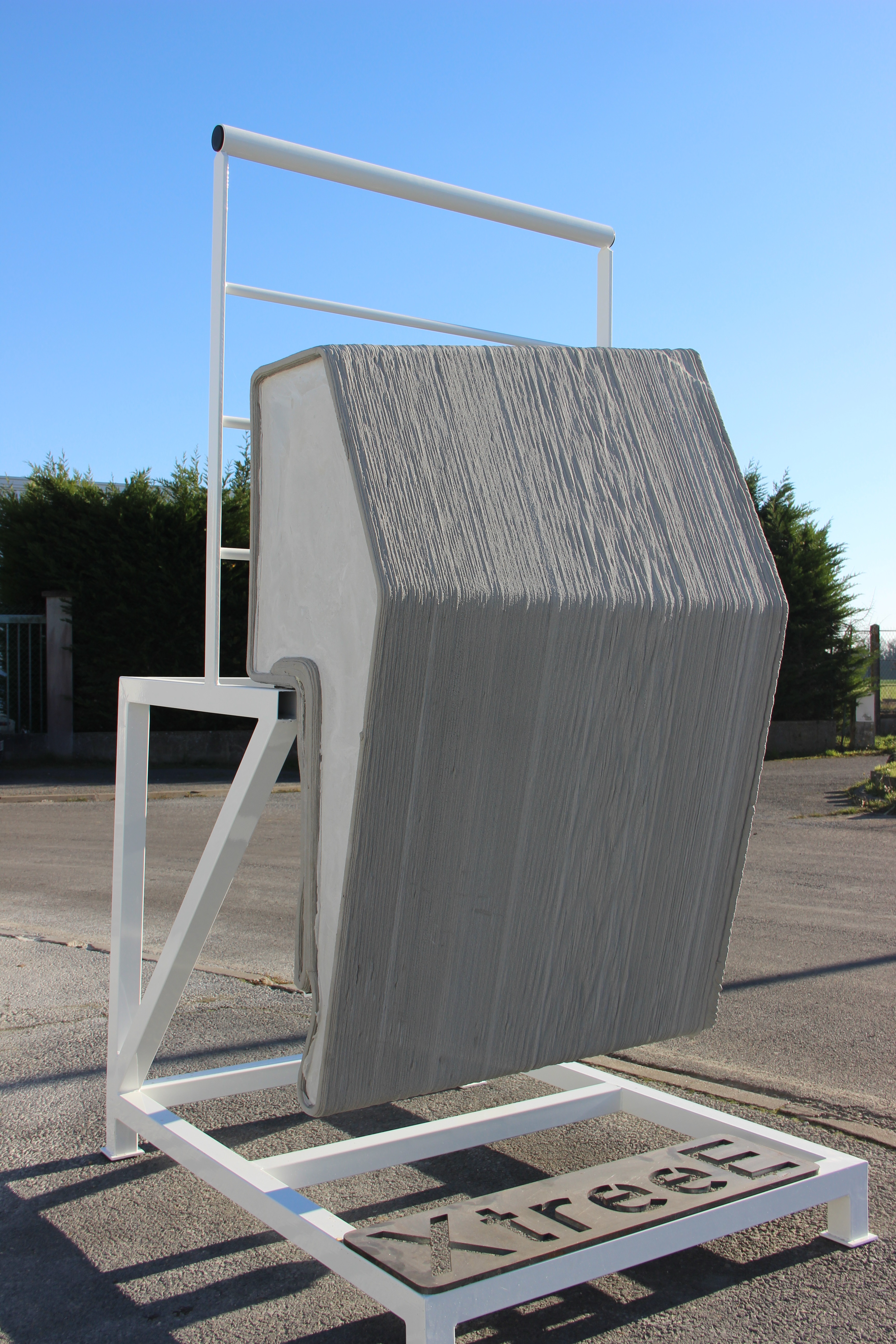 Concrete railing prototype | XtreeE