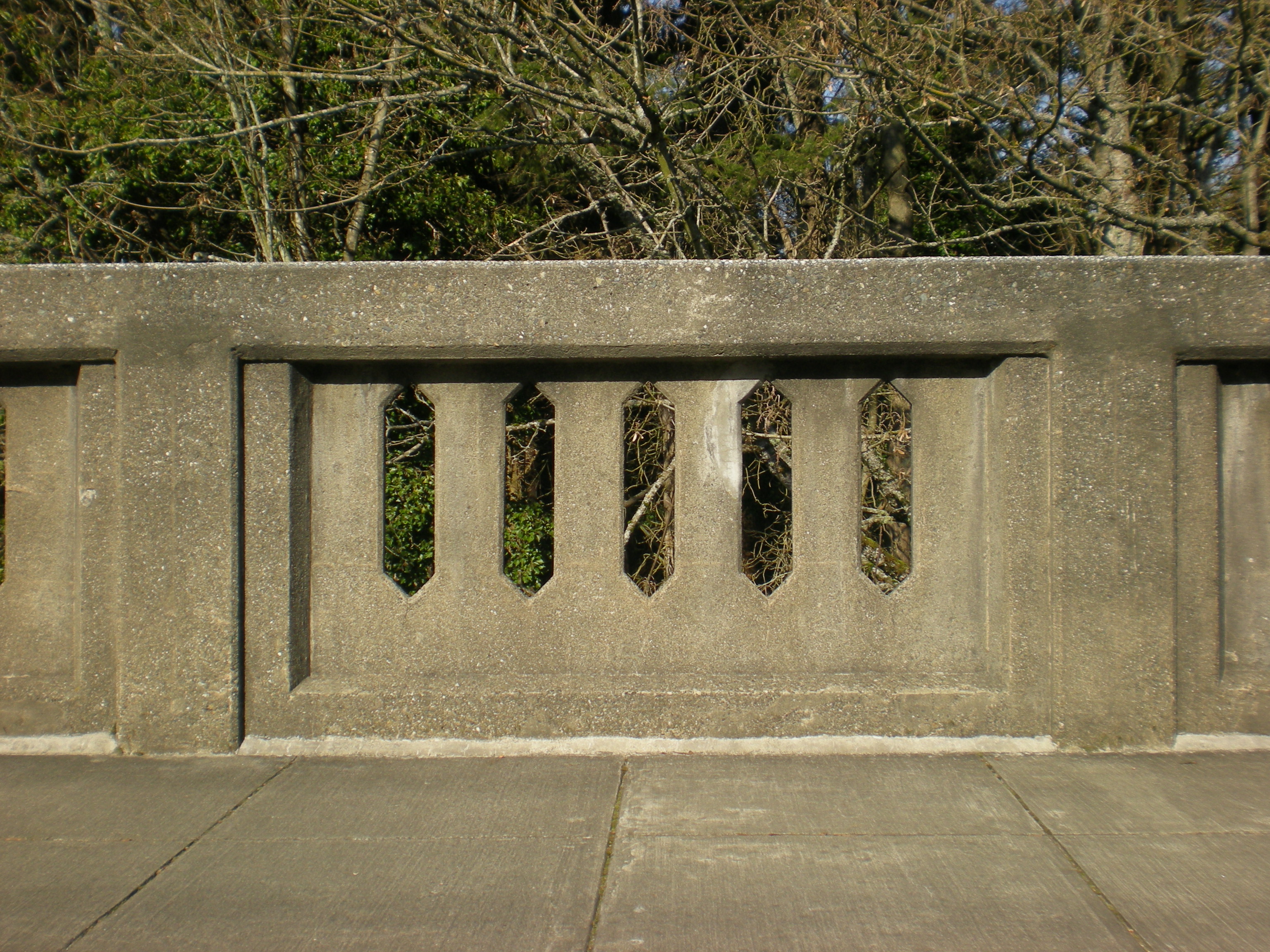 File:North 23rd Street Bridge railing.jpg - Wikimedia Commons
